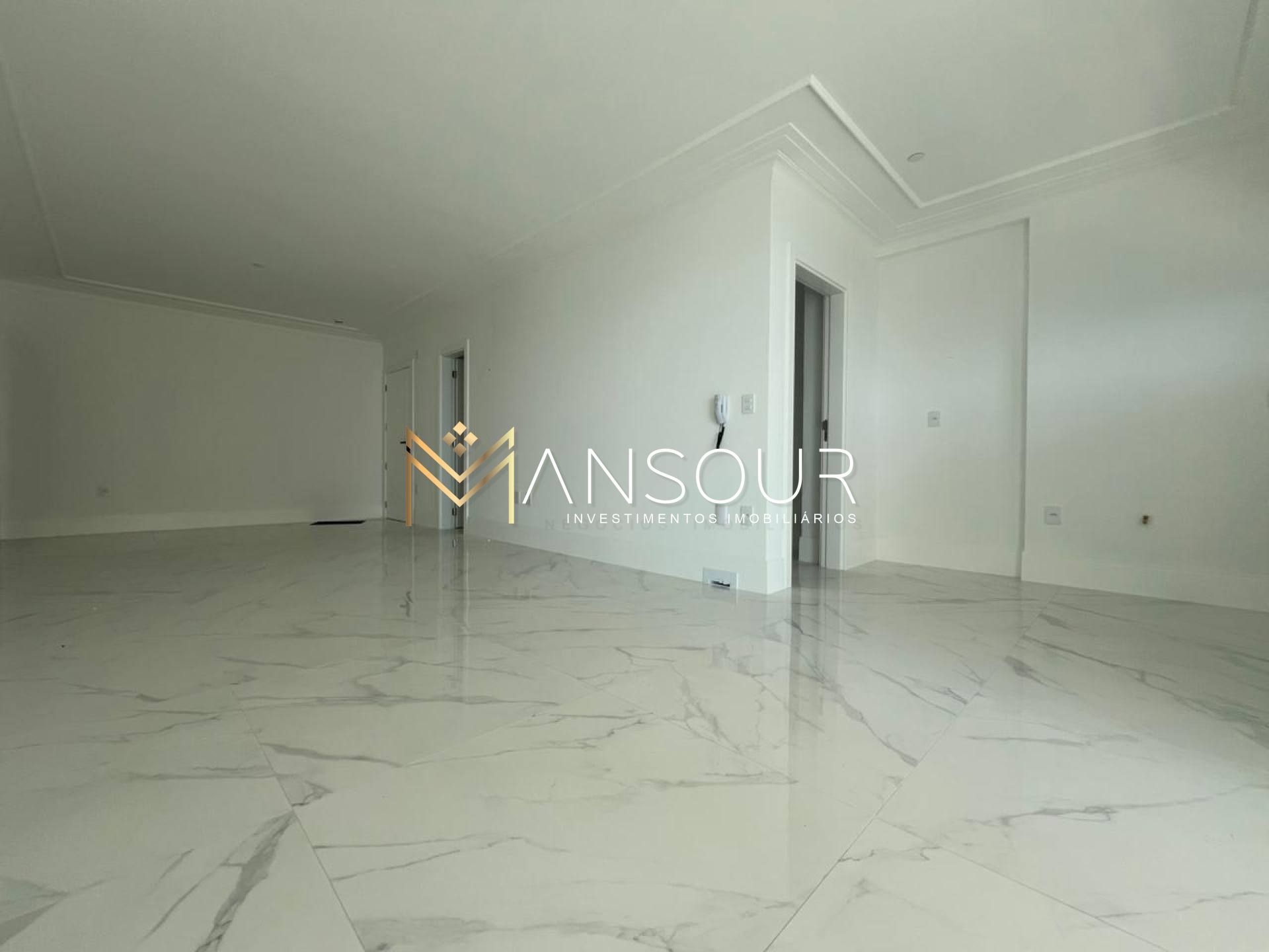Apartamento Para Vender com 04 suítes no bairro Canto da Praia em Itapema