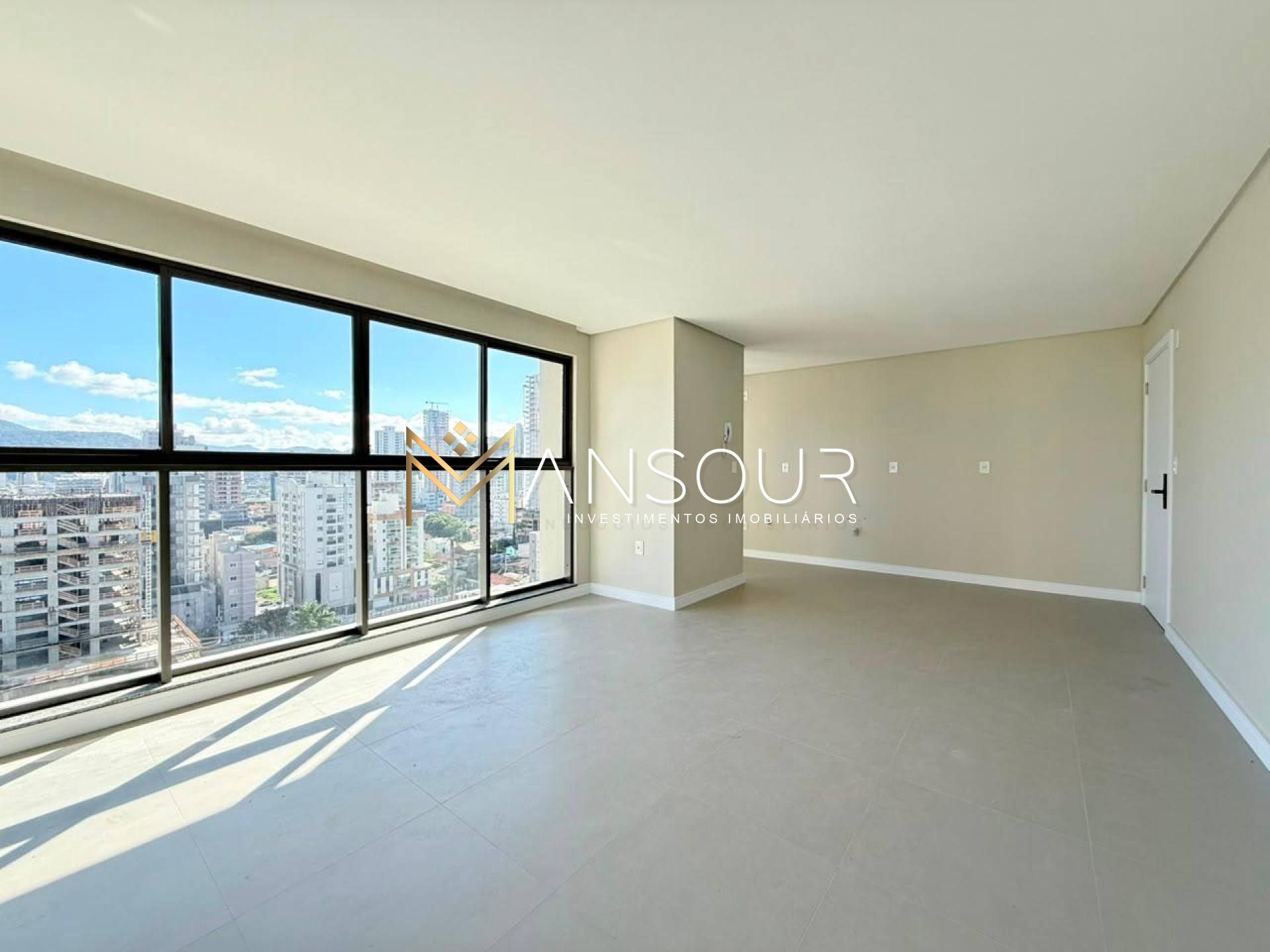 Apartamento Para Vender com 02 suítes no bairro Meia Praia em Itapema