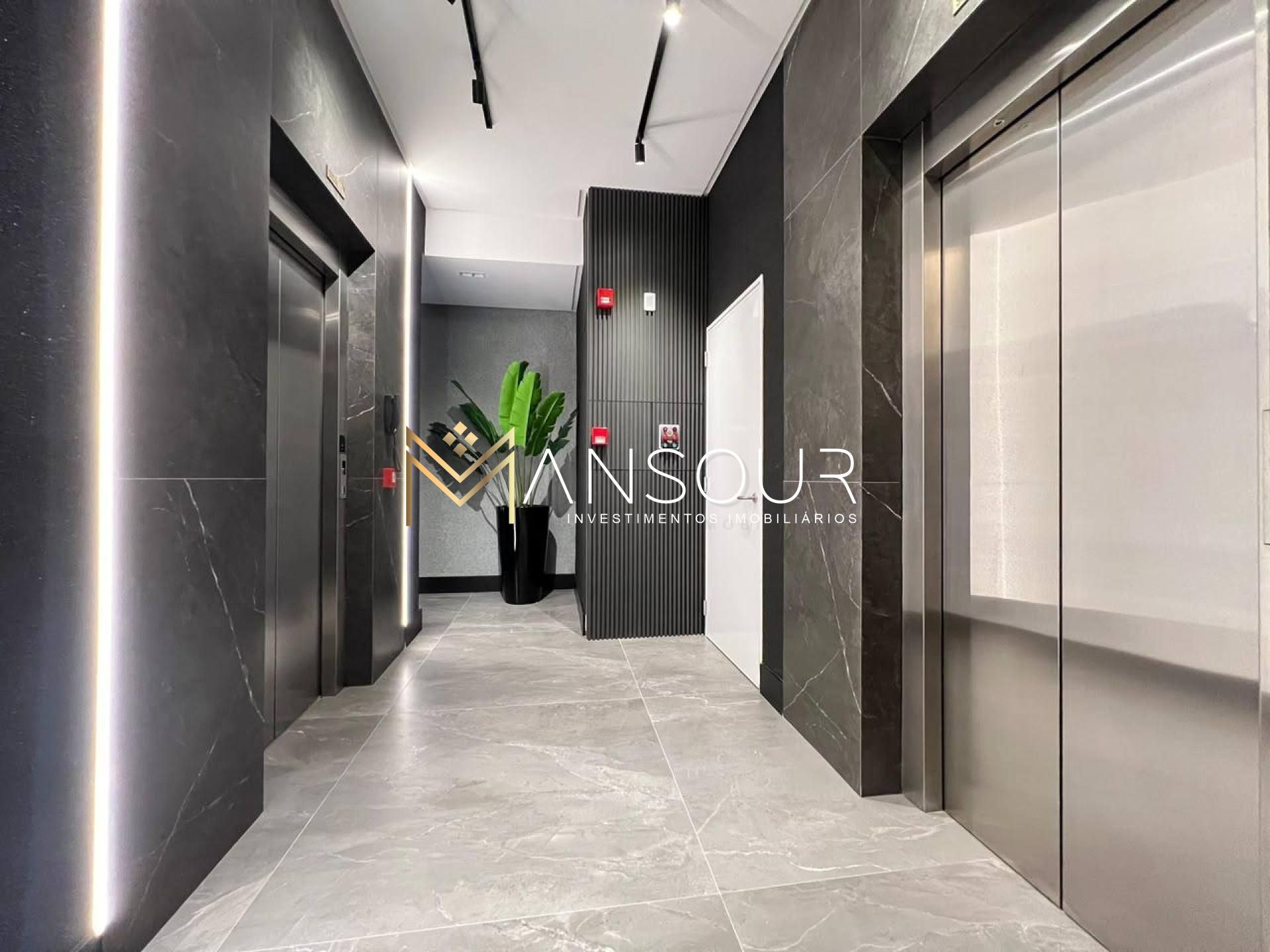 Apartamento Para Vender com 03 quartos no bairro Meia Praia em Itapema