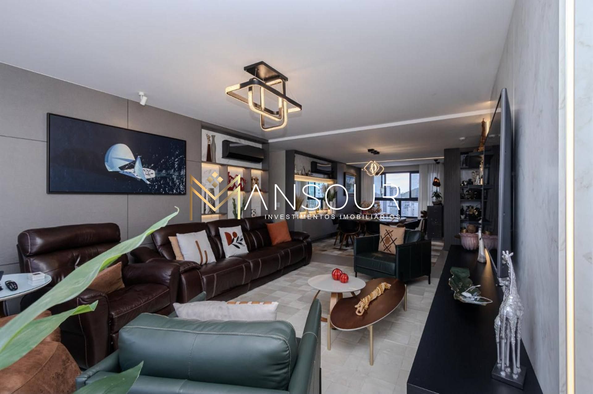 Apartamento Para Vender com 04 suítes no bairro Centro em Balneário Camboriú