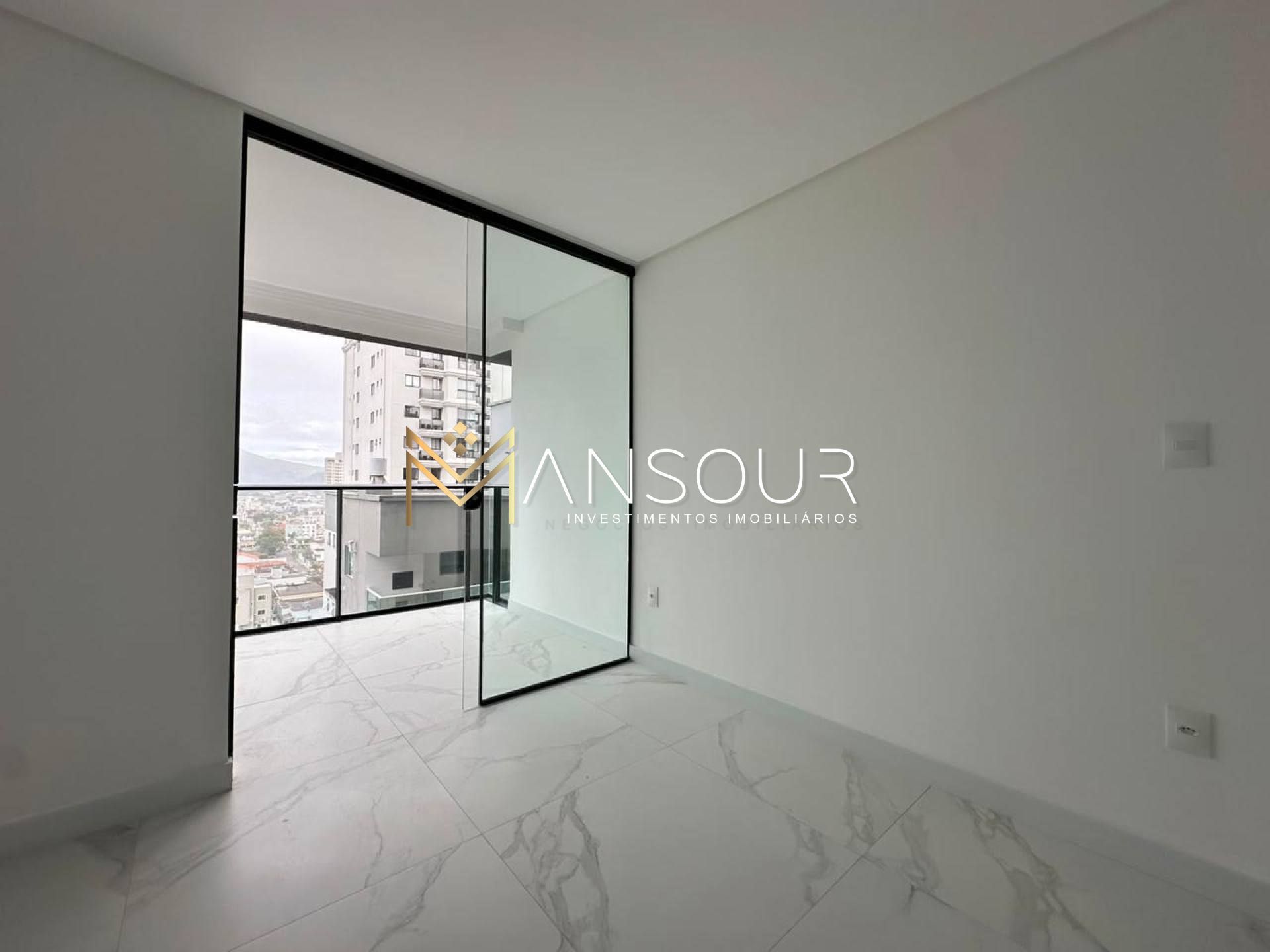 Apartamento Para Vender com 02 suítes no bairro Morretes em Itapema