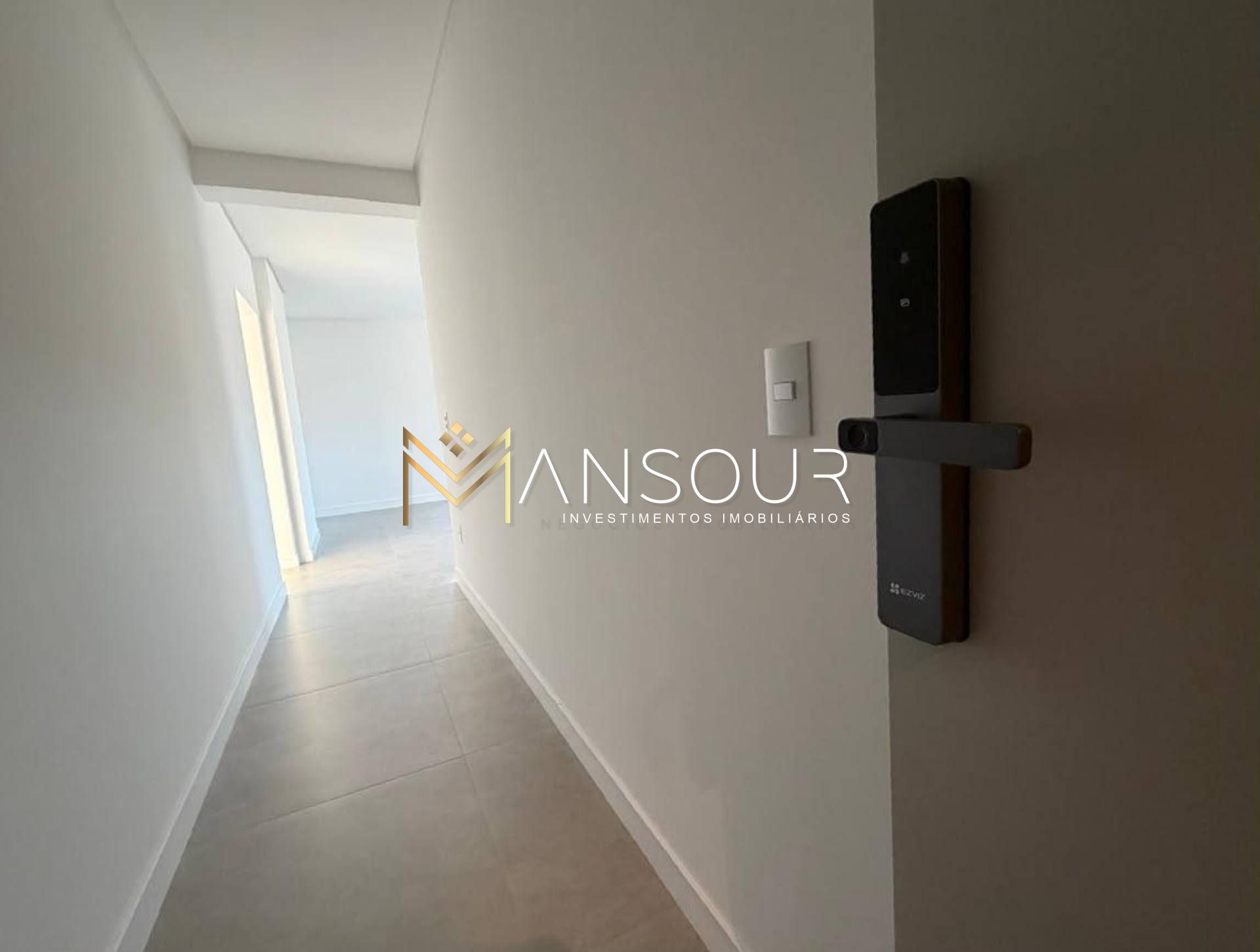Apartamento Para Vender com 03 suítes no bairro Balneário Perequê em Porto Belo