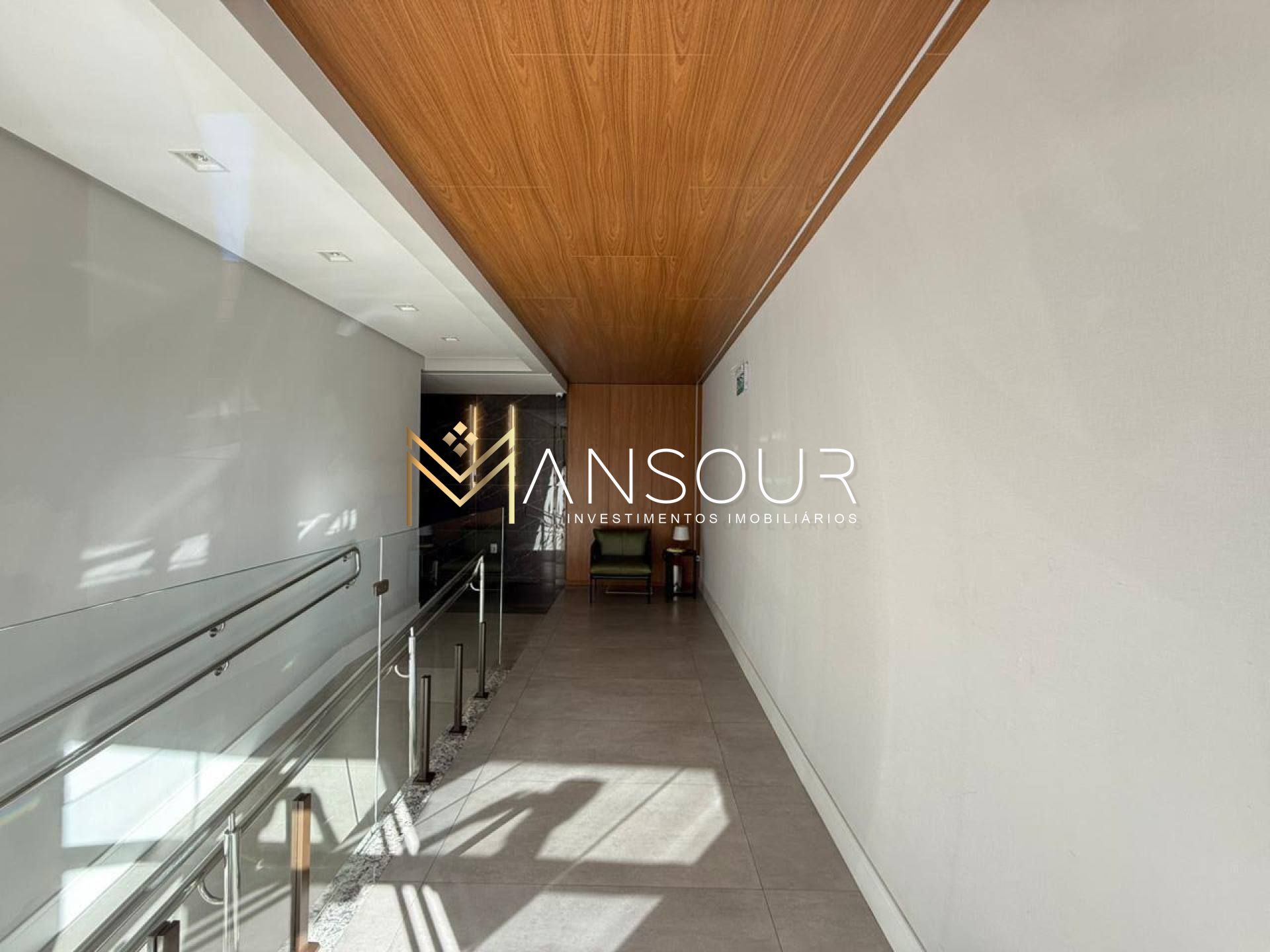 Apartamento Para Vender com 03 suítes no bairro Meia Praia em Itapema