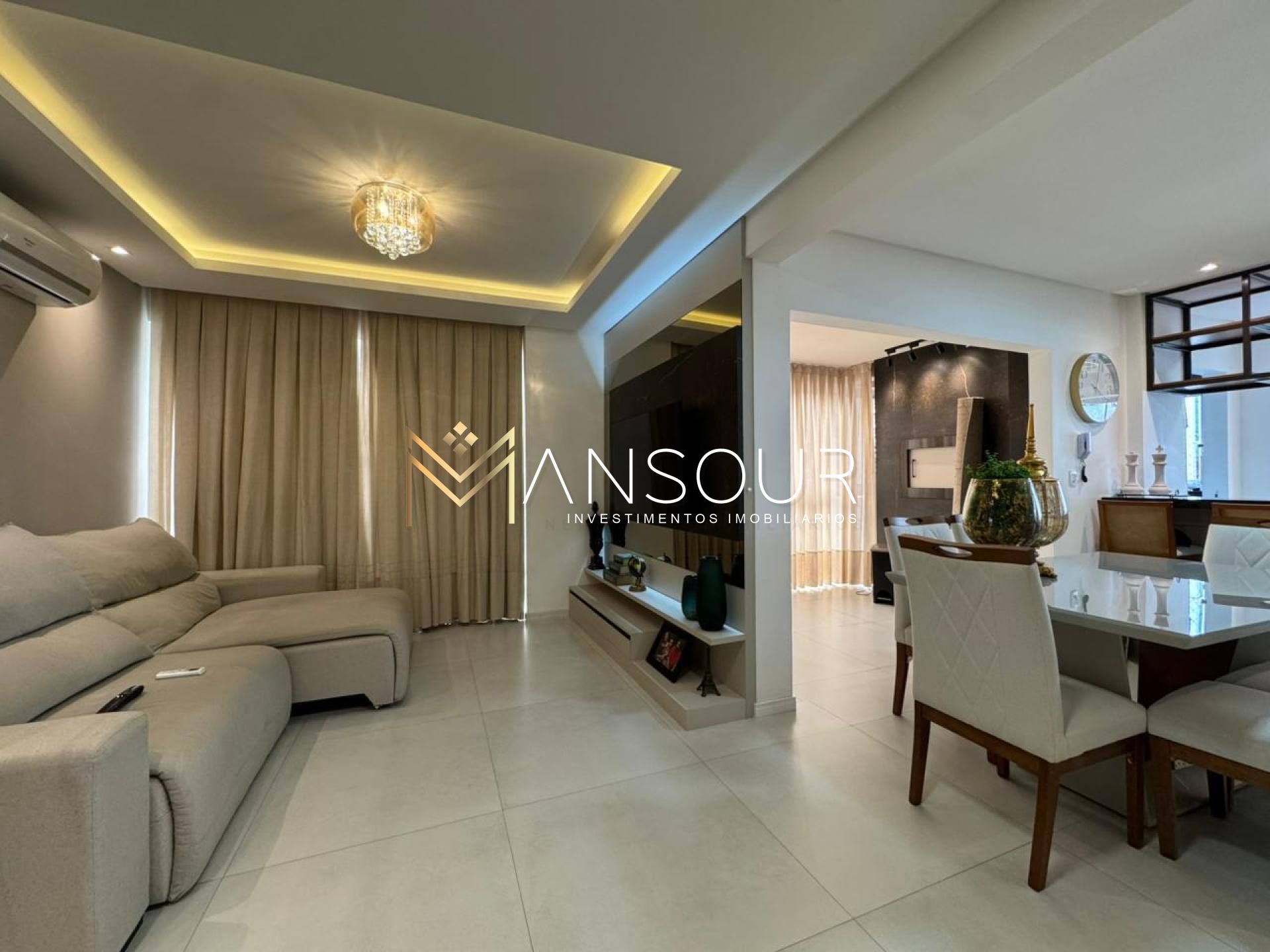 Apartamento Para Vender com 03 suítes no bairro Meia Praia em Itapema