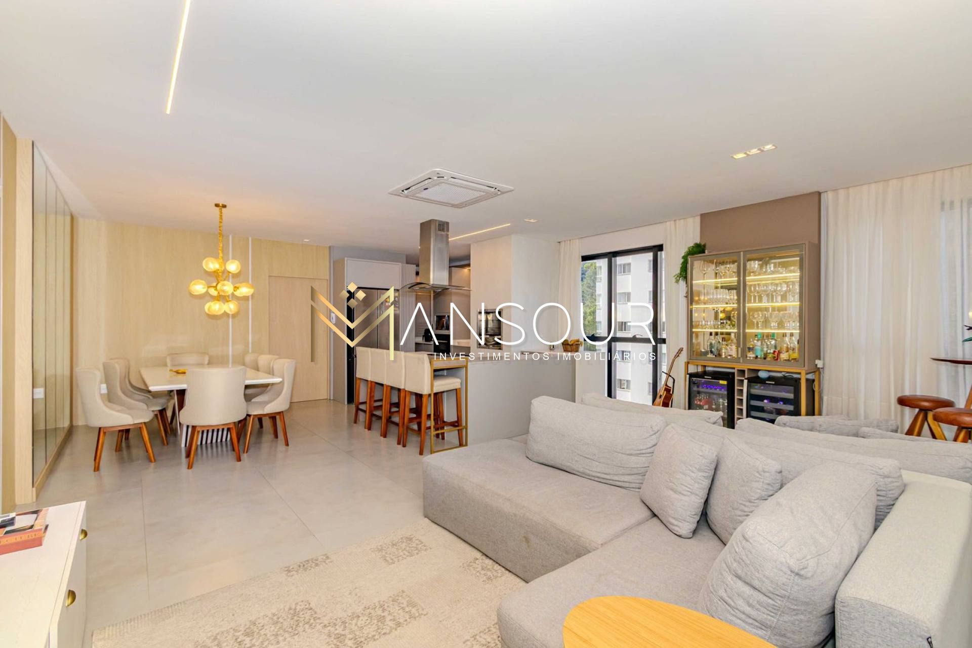 Apartamento Para Vender com 04 suítes no bairro Pioneiros em Balneário Camboriú