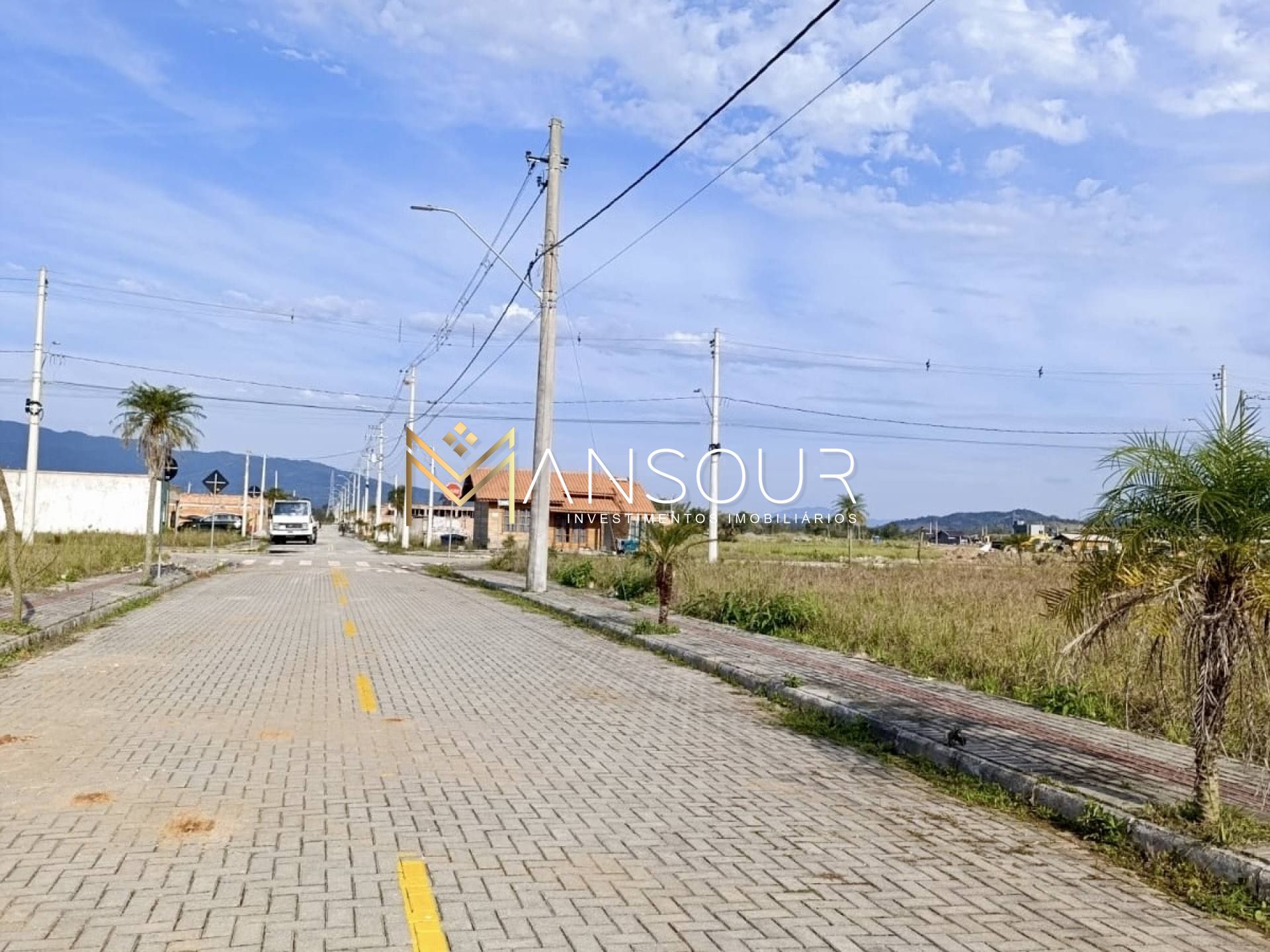 Lote / Terreno de Bairro Para Vender no bairro Sertão do Trombudo  em Itapema
