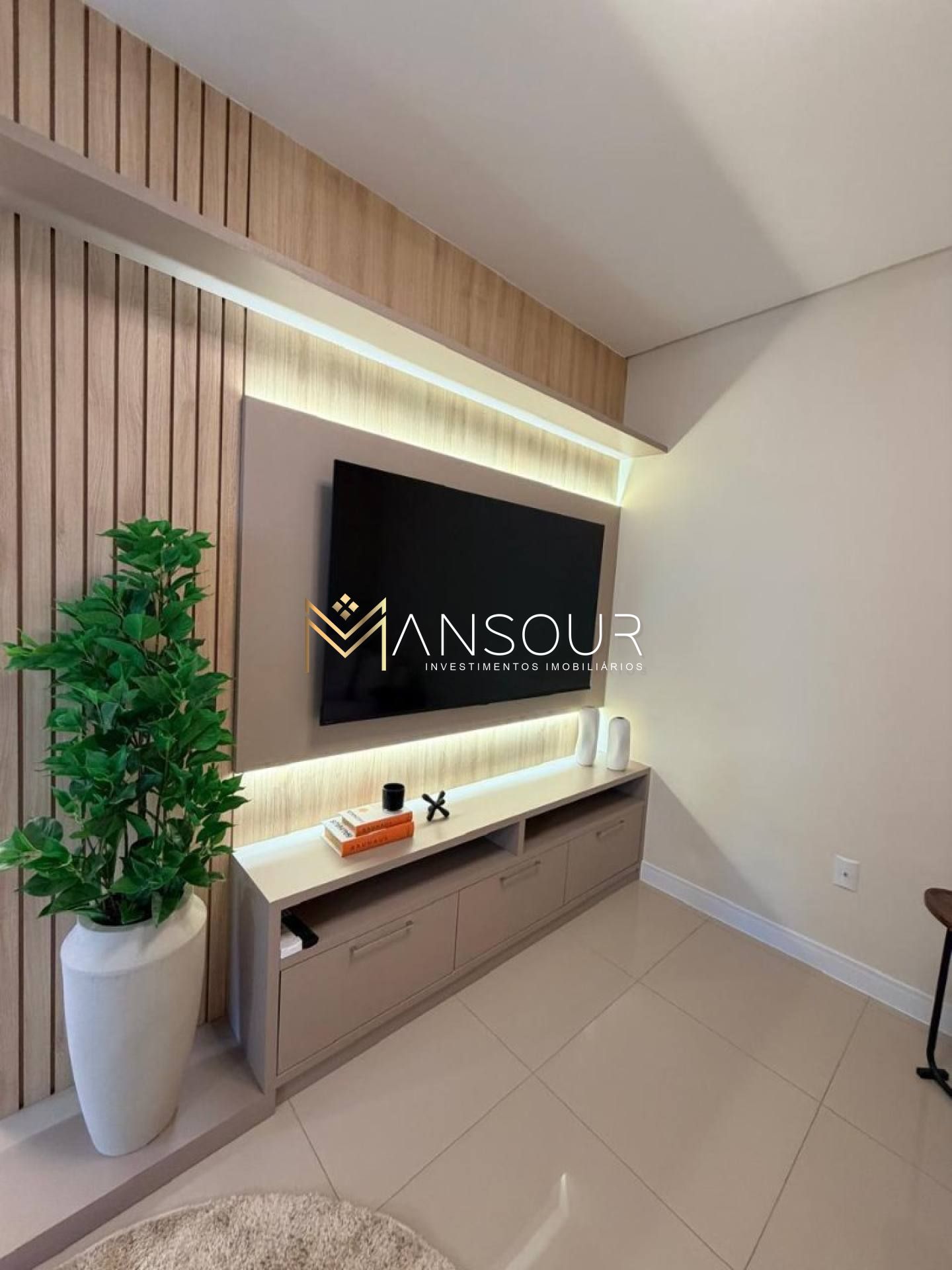 Apartamento Para Vender com 1 demi suíte e 2 suítes no bairro Meia Praia em Itapema