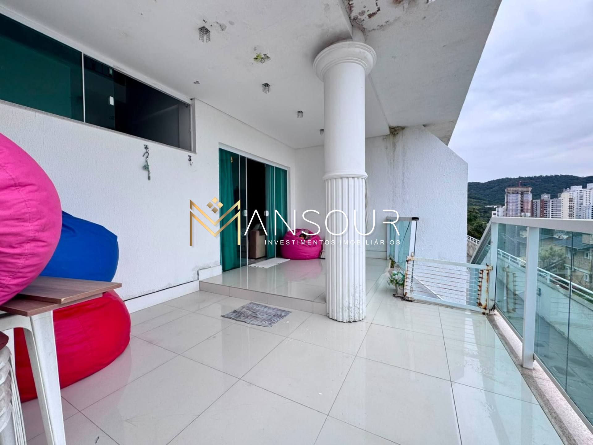 Casa Para Vender 02 suítes no bairro Praia dos Amores em Balneário Camboriú