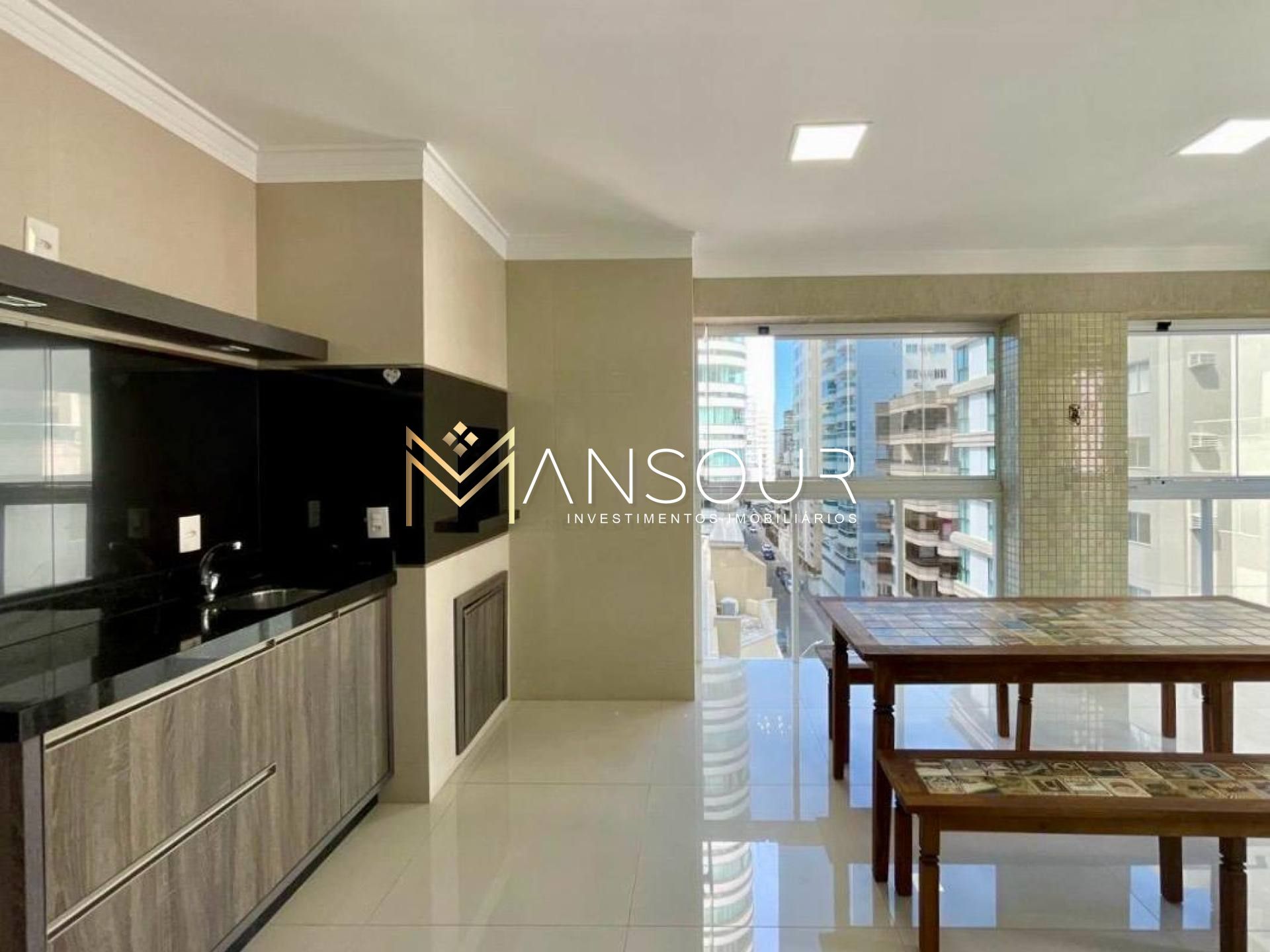 Apartamento Para Vender 03 suítes no bairro Meia Praia em Itapema