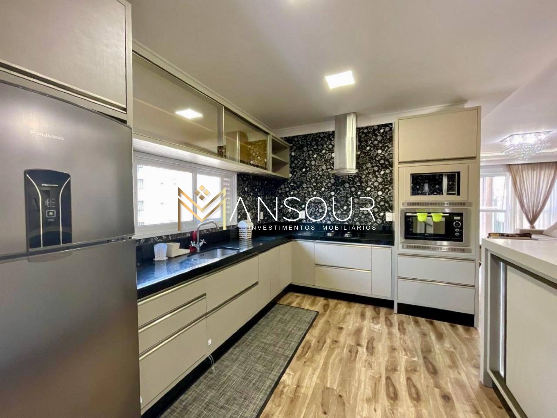 Apartamento Para Vender 03 suítes no bairro Meia Praia em Itapema