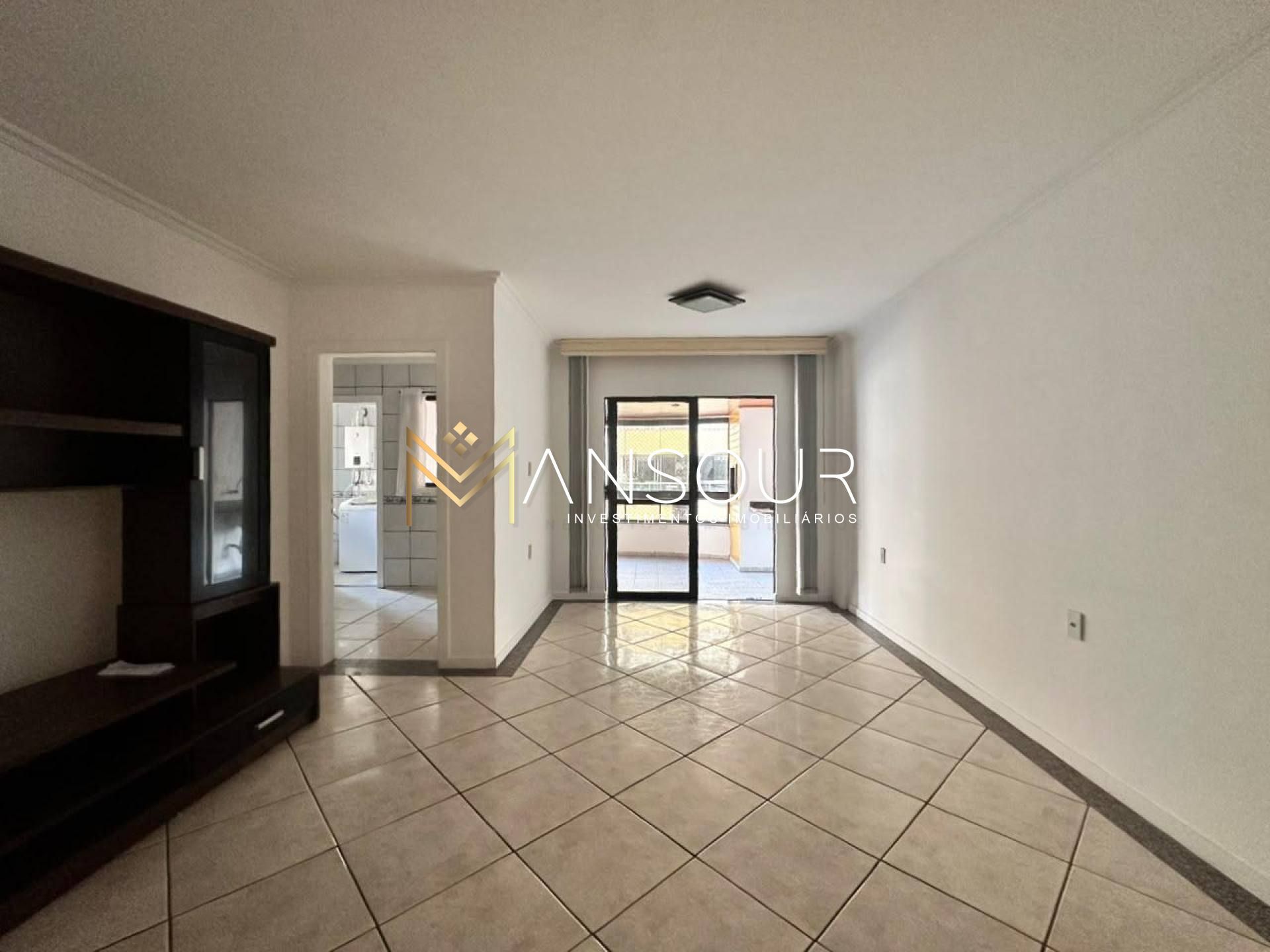 Apartamento Para Vender com 02 quartos e 01 suíte no bairro Centro em Balneário Camboriú