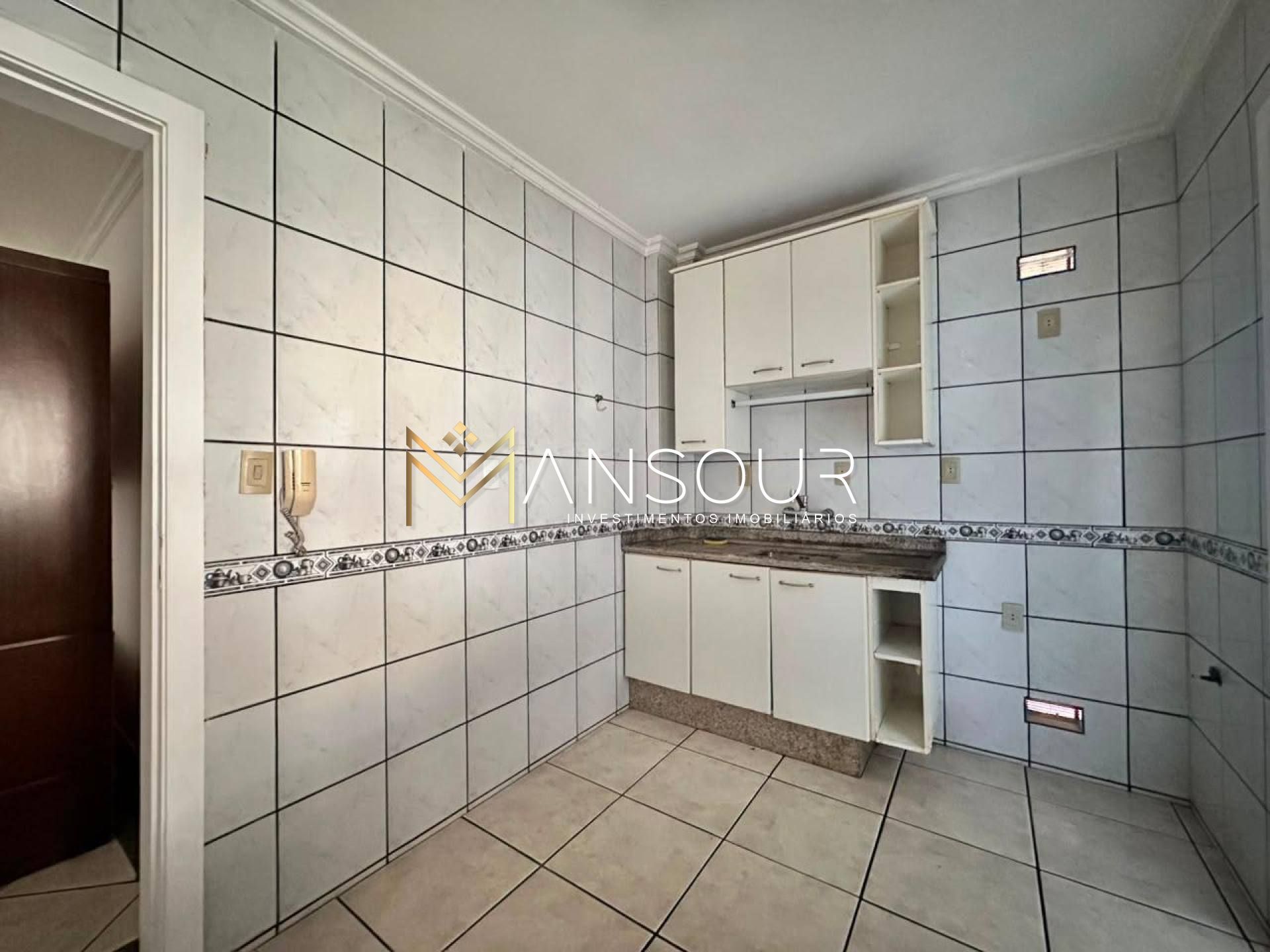 Apartamento Para Vender com 02 quartos e 01 suíte no bairro Centro em Balneário Camboriú