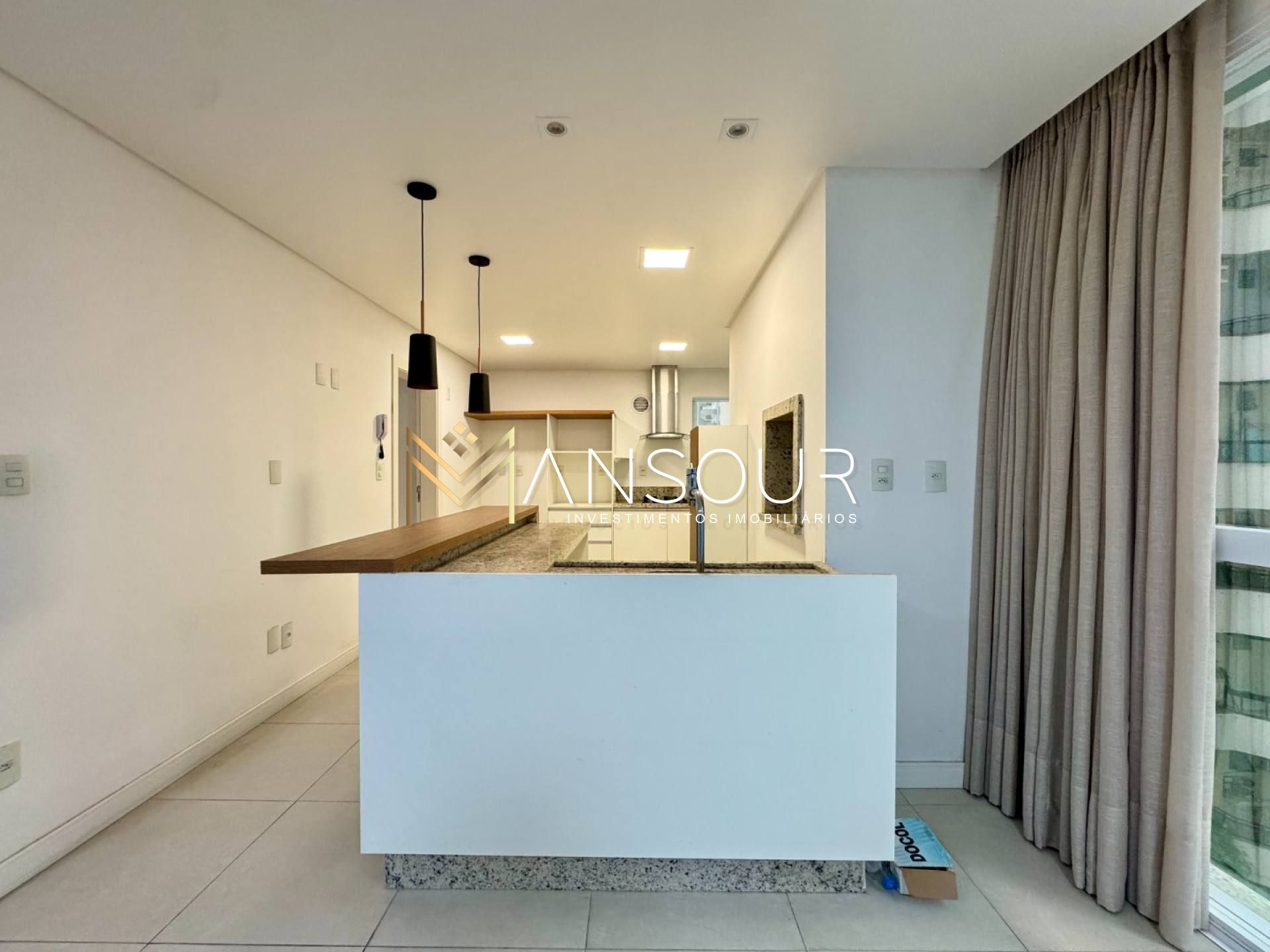 Apartamento Para Vender 03 suítes no bairro Centro em Balneário Camboriú