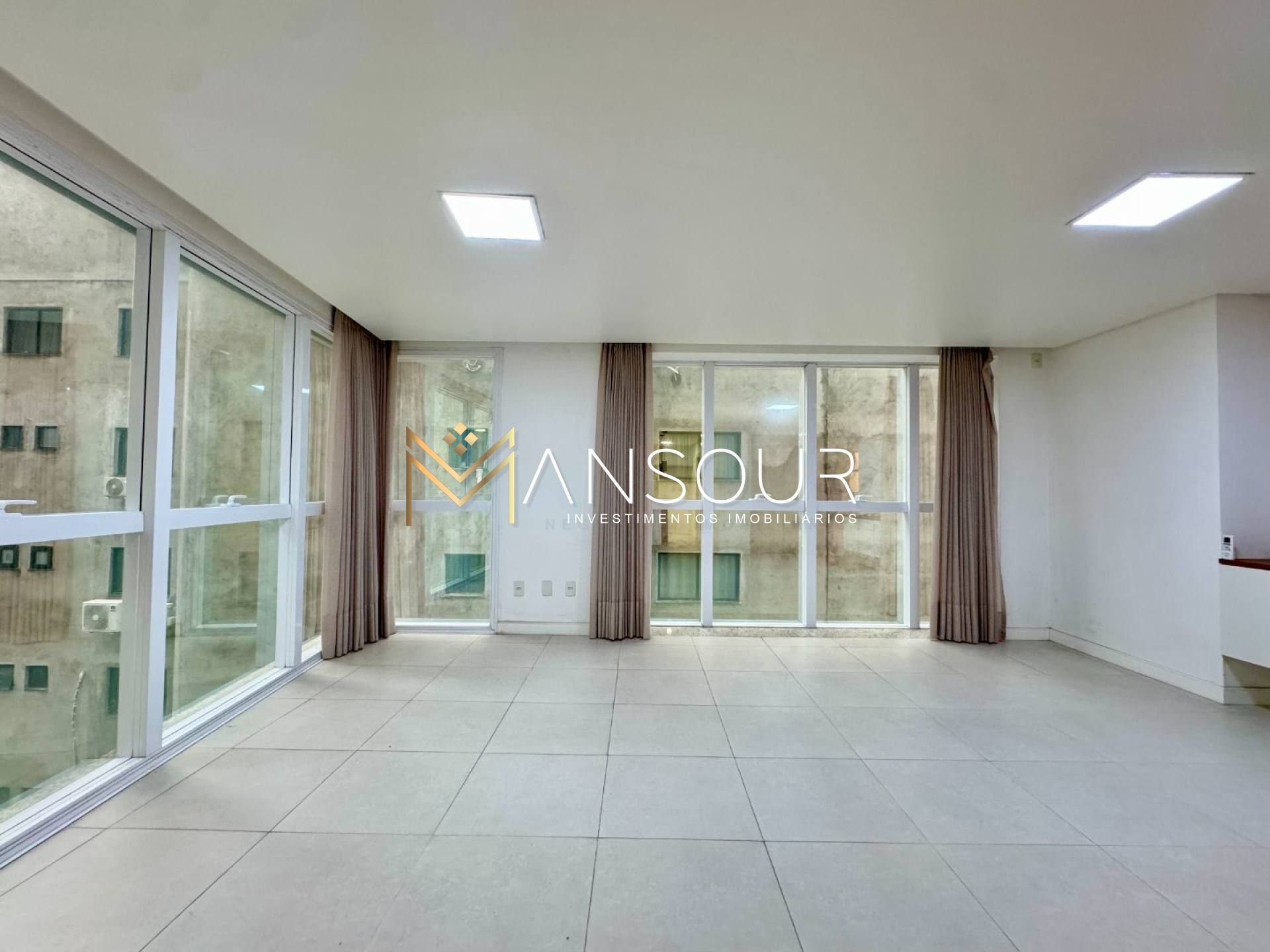 Apartamento Para Vender 03 suítes no bairro Centro em Balneário Camboriú