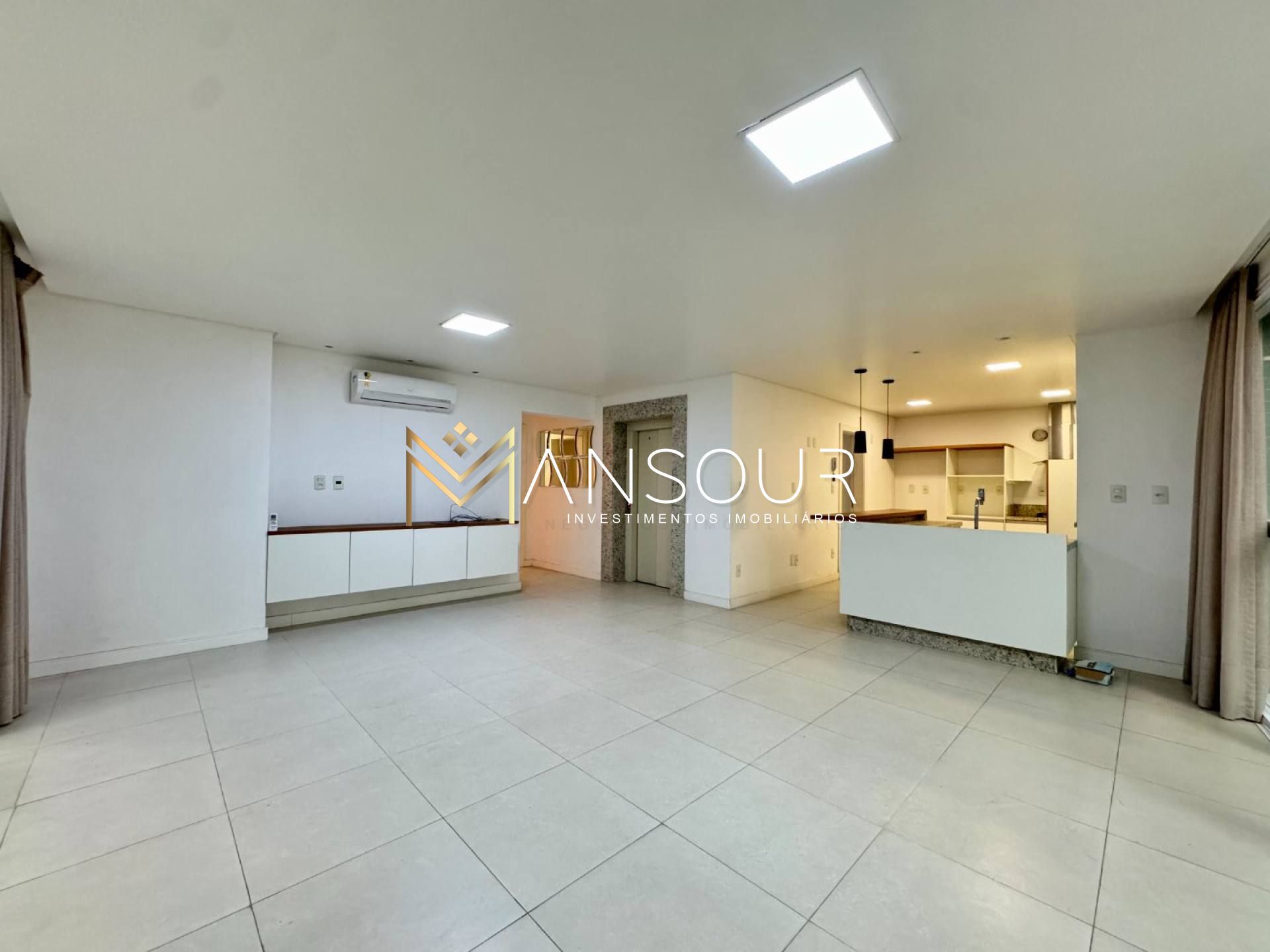 Apartamento Para Vender 03 suítes no bairro Centro em Balneário Camboriú