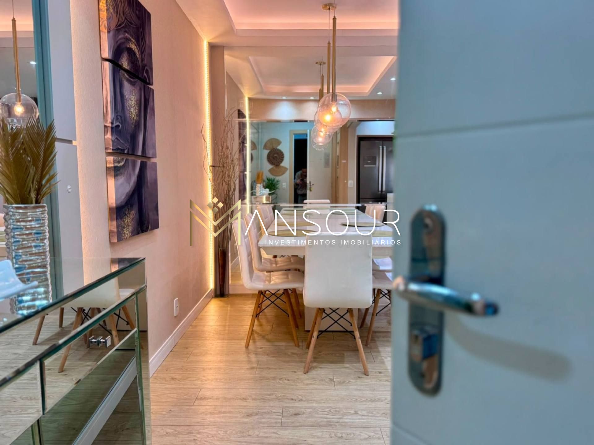 Apartamento Para Vender com 02 quartos no bairro Centro em Balneário Camboriú
