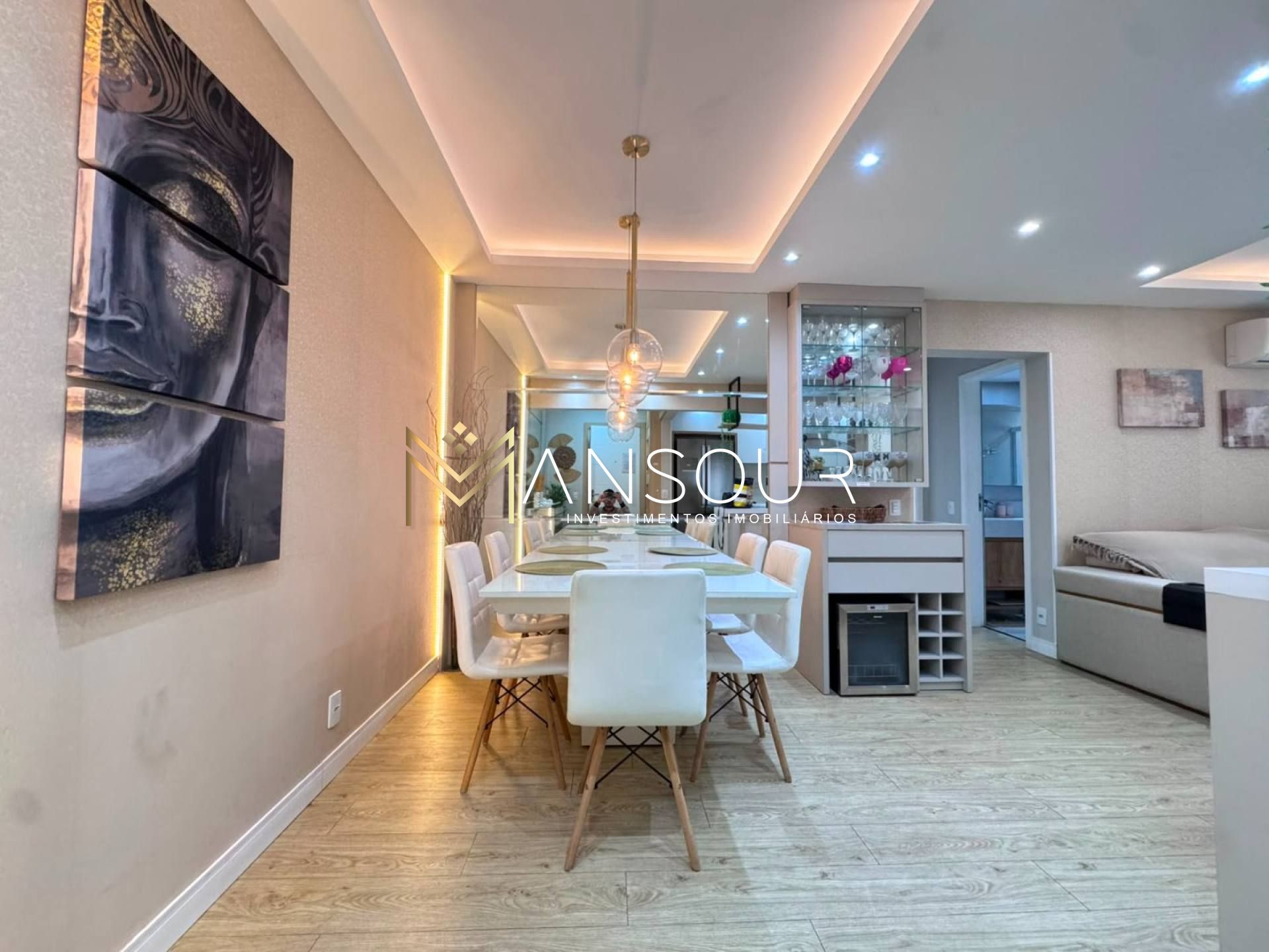 Apartamento Para Vender com 02 quartos no bairro Centro em Balneário Camboriú