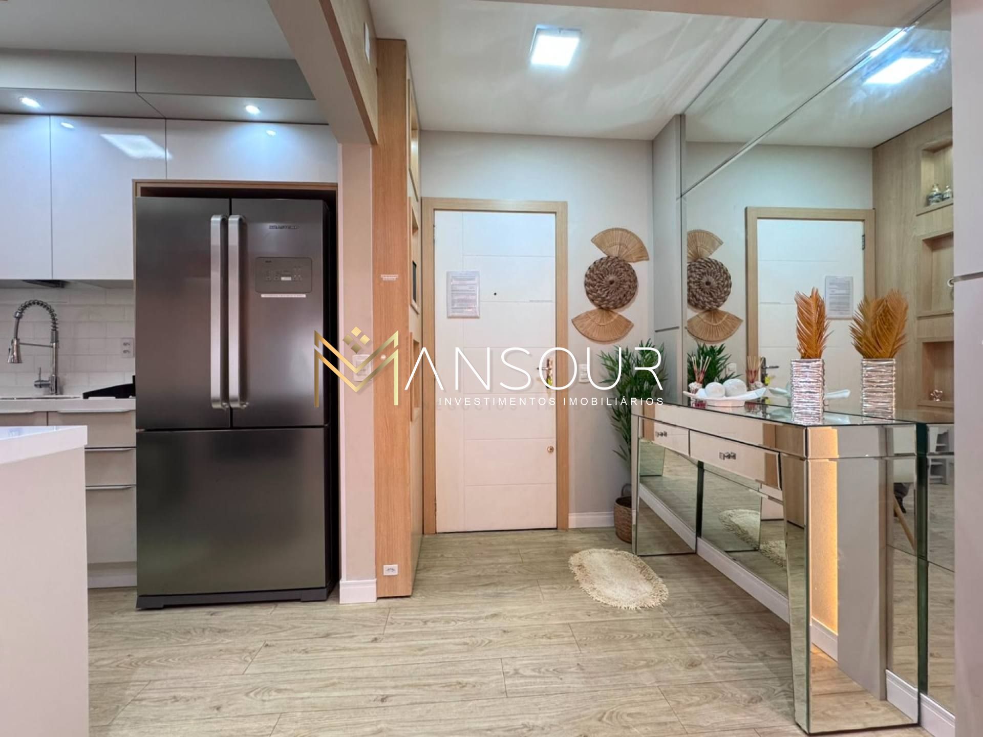 Apartamento Para Vender com 02 quartos no bairro Centro em Balneário Camboriú