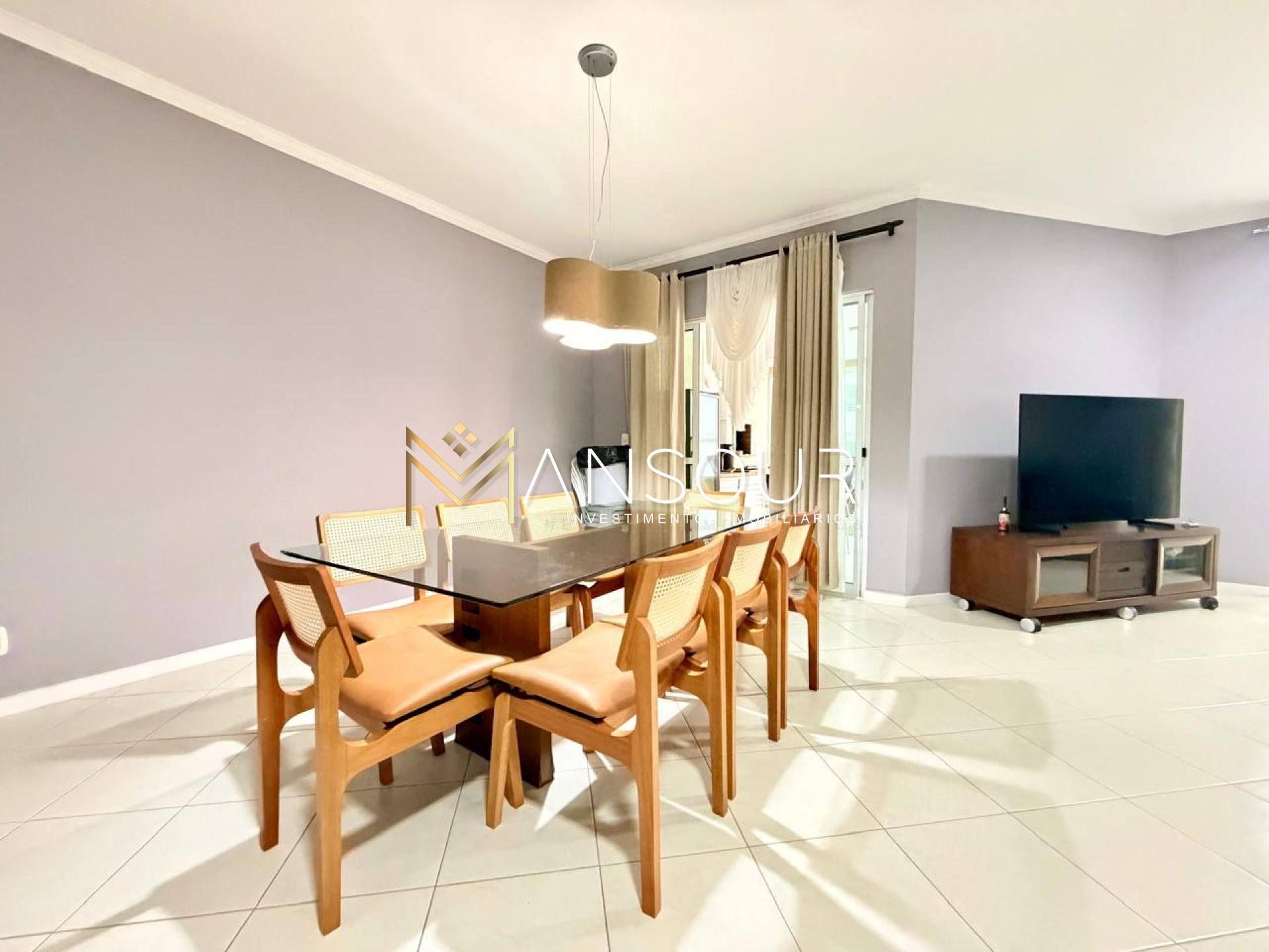 Apartamento Para Vender com 02 quartos e 01 suíte no bairro Meia Praia em Itapema