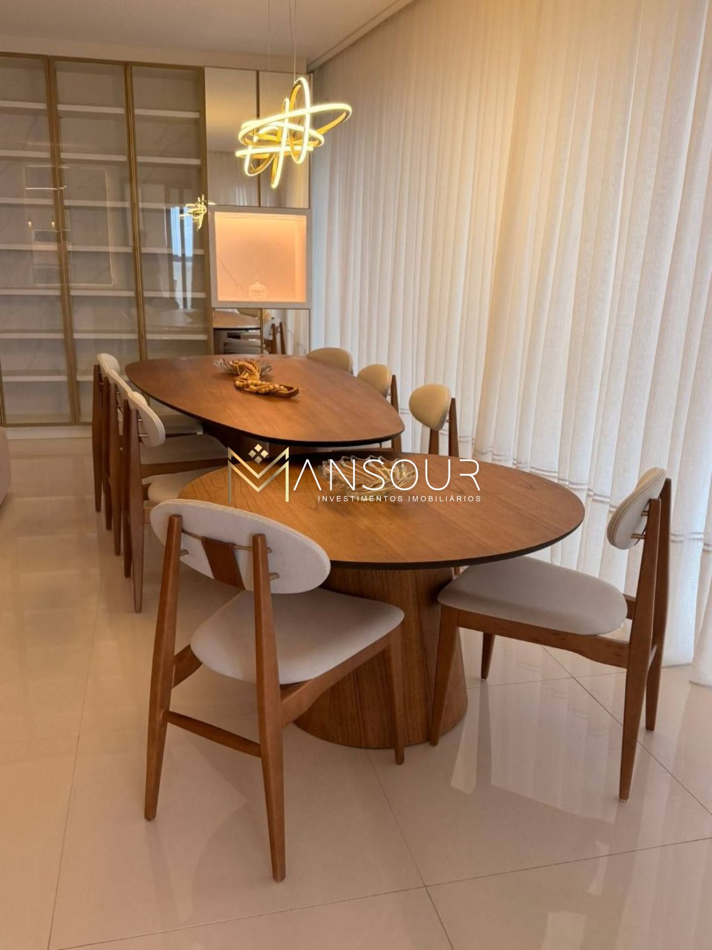 Apartamento Para Vender 4 suítes no bairro Meia Praia em Itapema