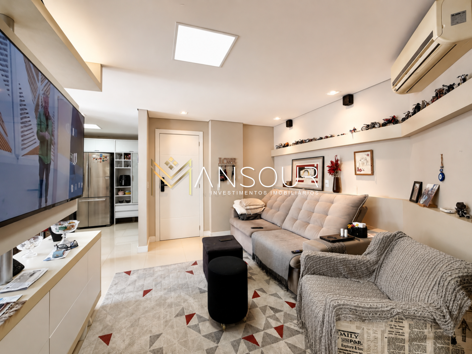 Apartamento Para Vender com 01 quarto e 02 suítes no bairro Pioneiros em Balneário Camboriú