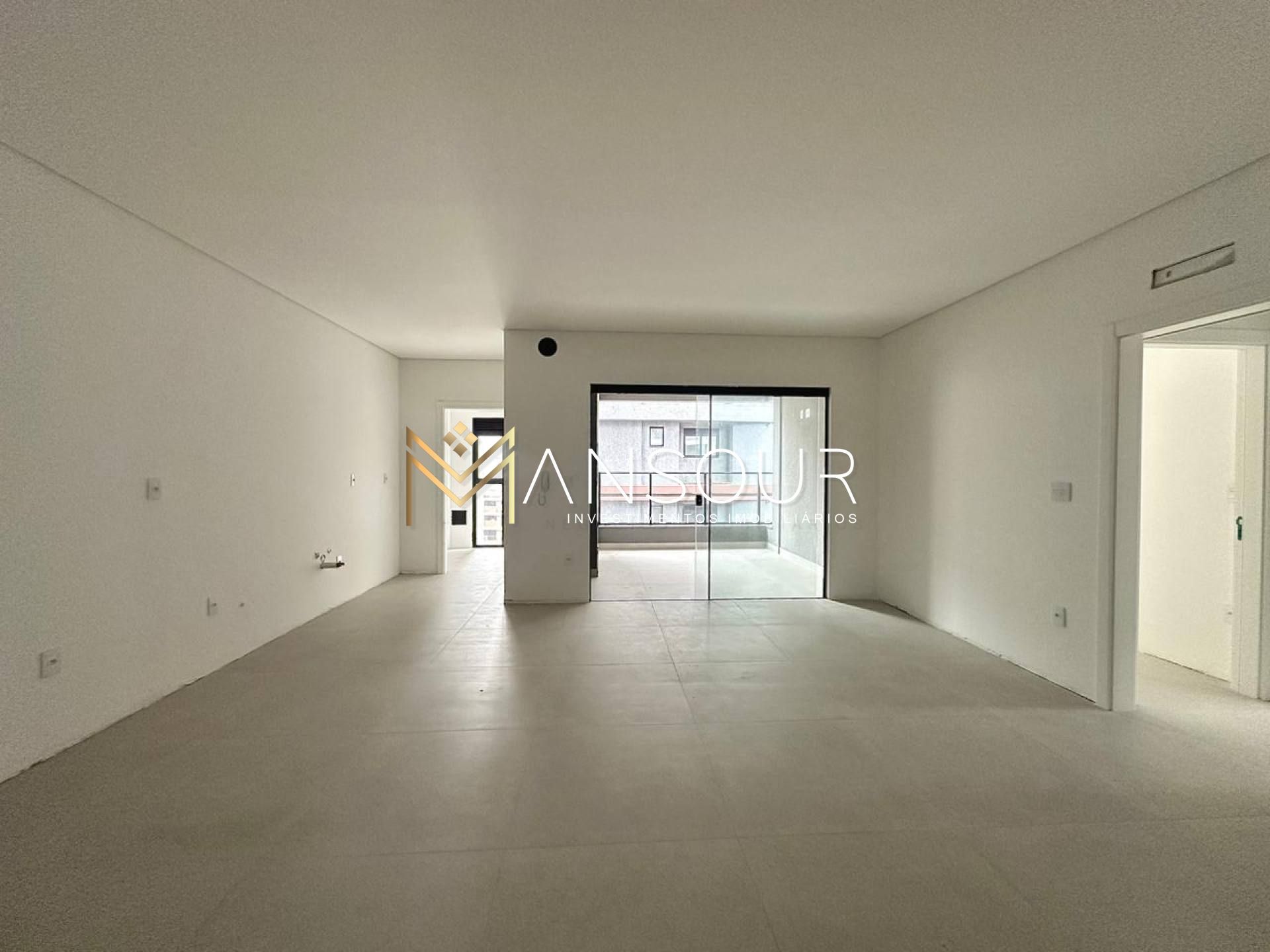 Apartamento Para Vender 03 suítes no bairro Pereque em Porto Belo