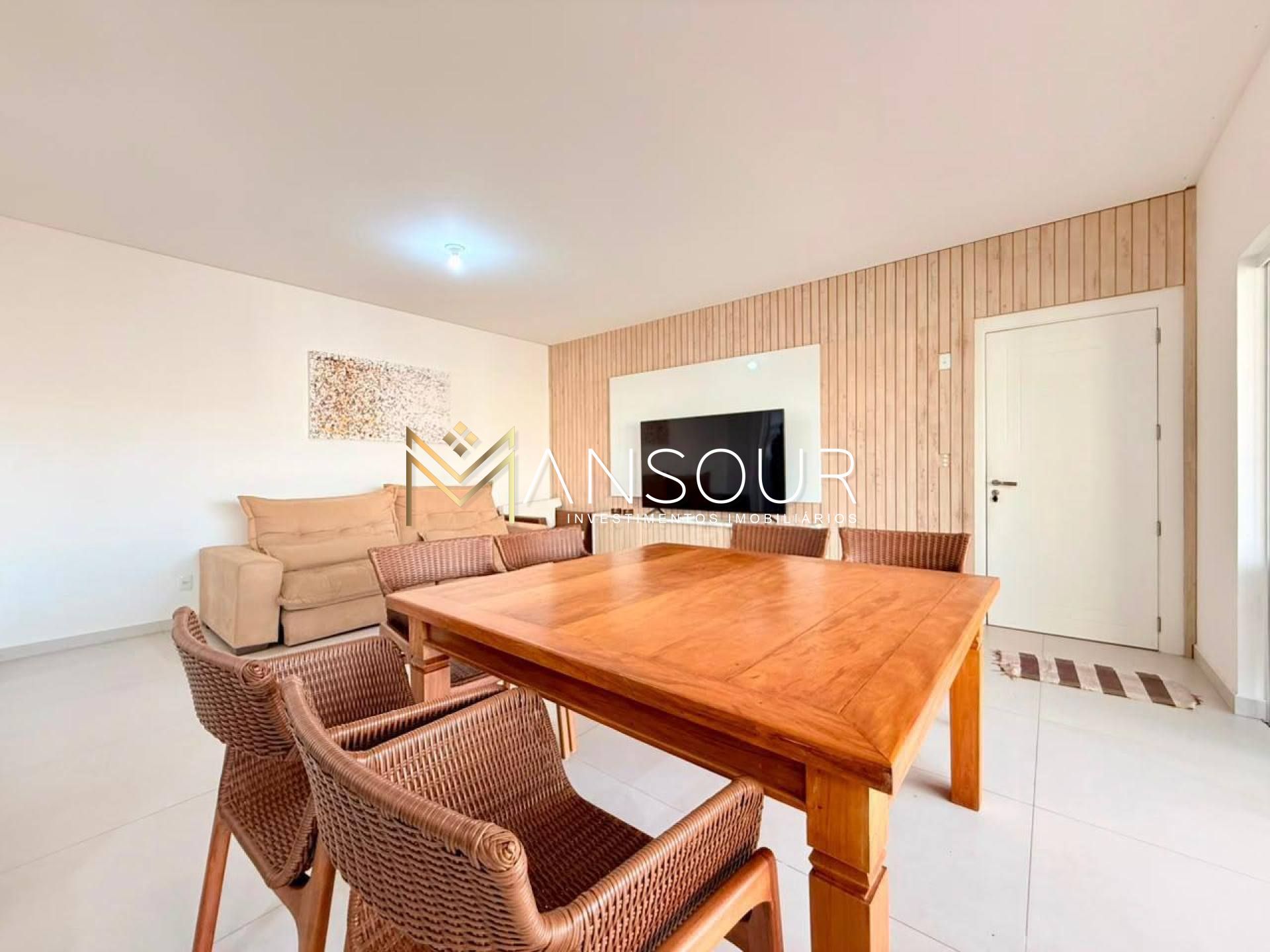 Apartamento Para Vender com 03 suítes no bairro Meia Praia em Itapema