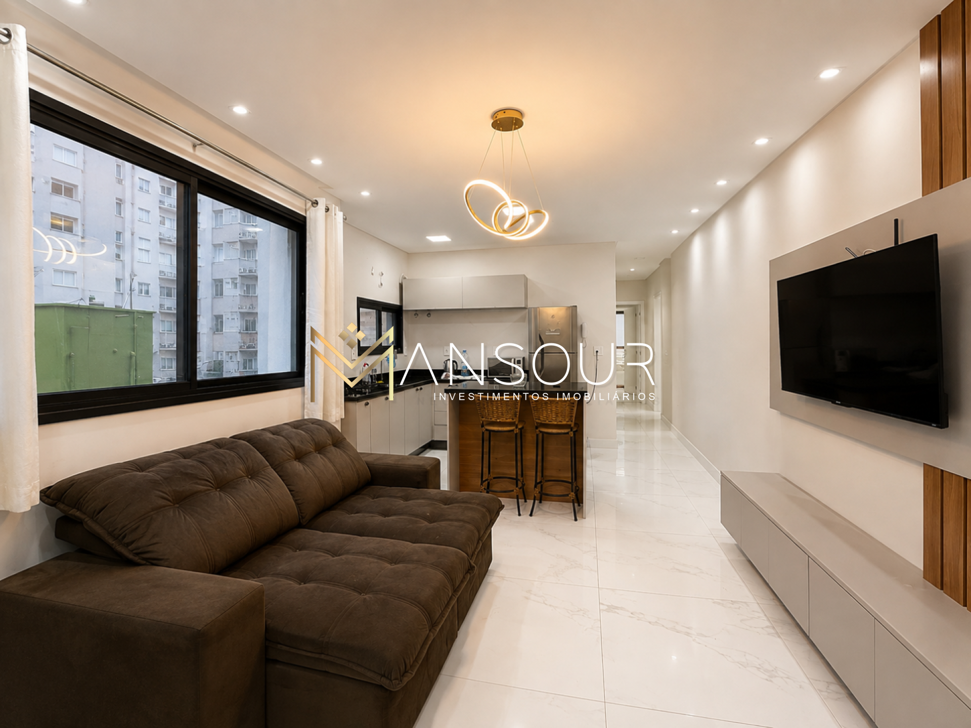 Apartamento Para Vender com 01 quarto e 02 suítes no bairro Meia Praia em Itapema