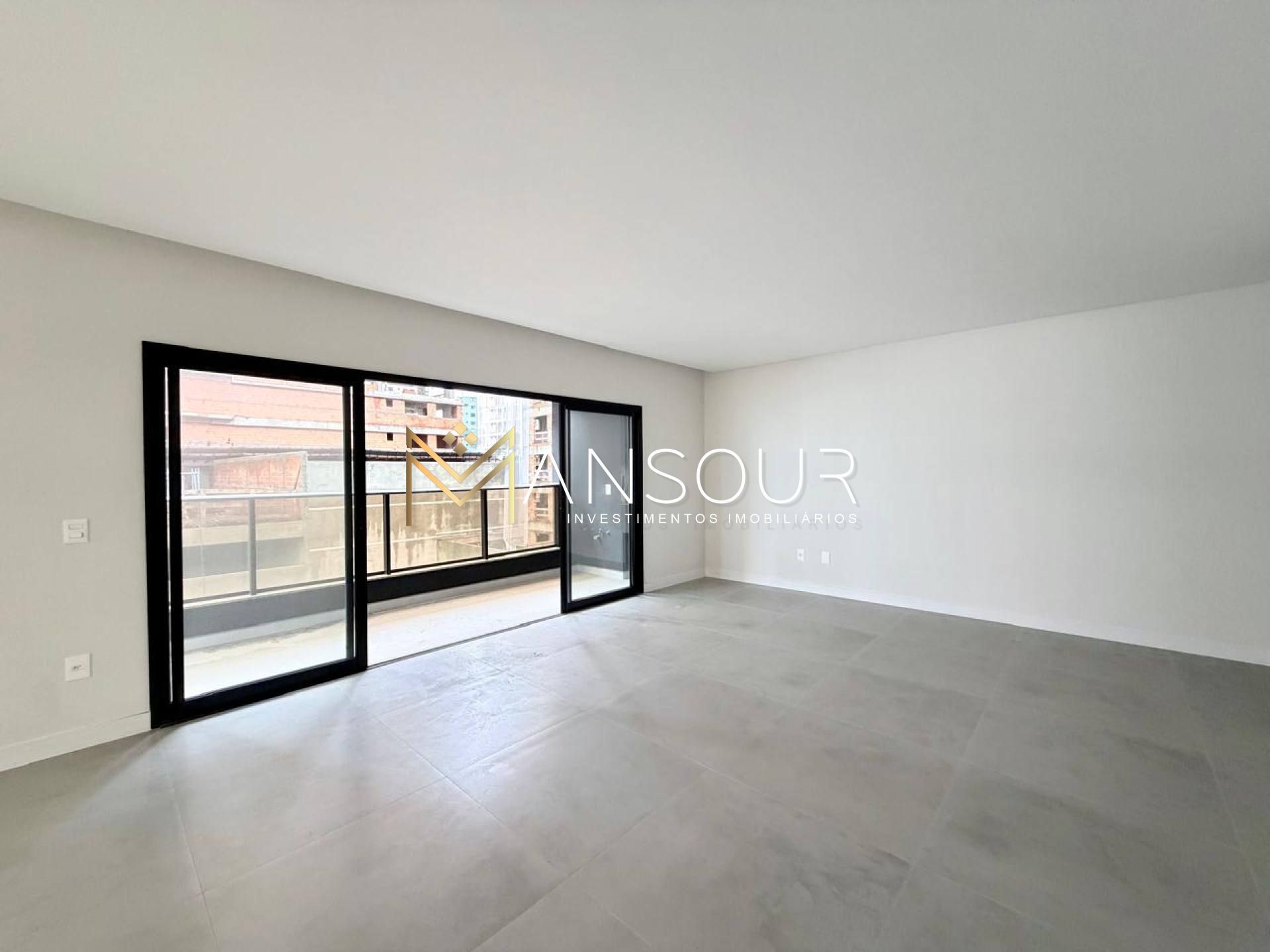 Apartamento Para Vender com 03 suítes em Porto Belo