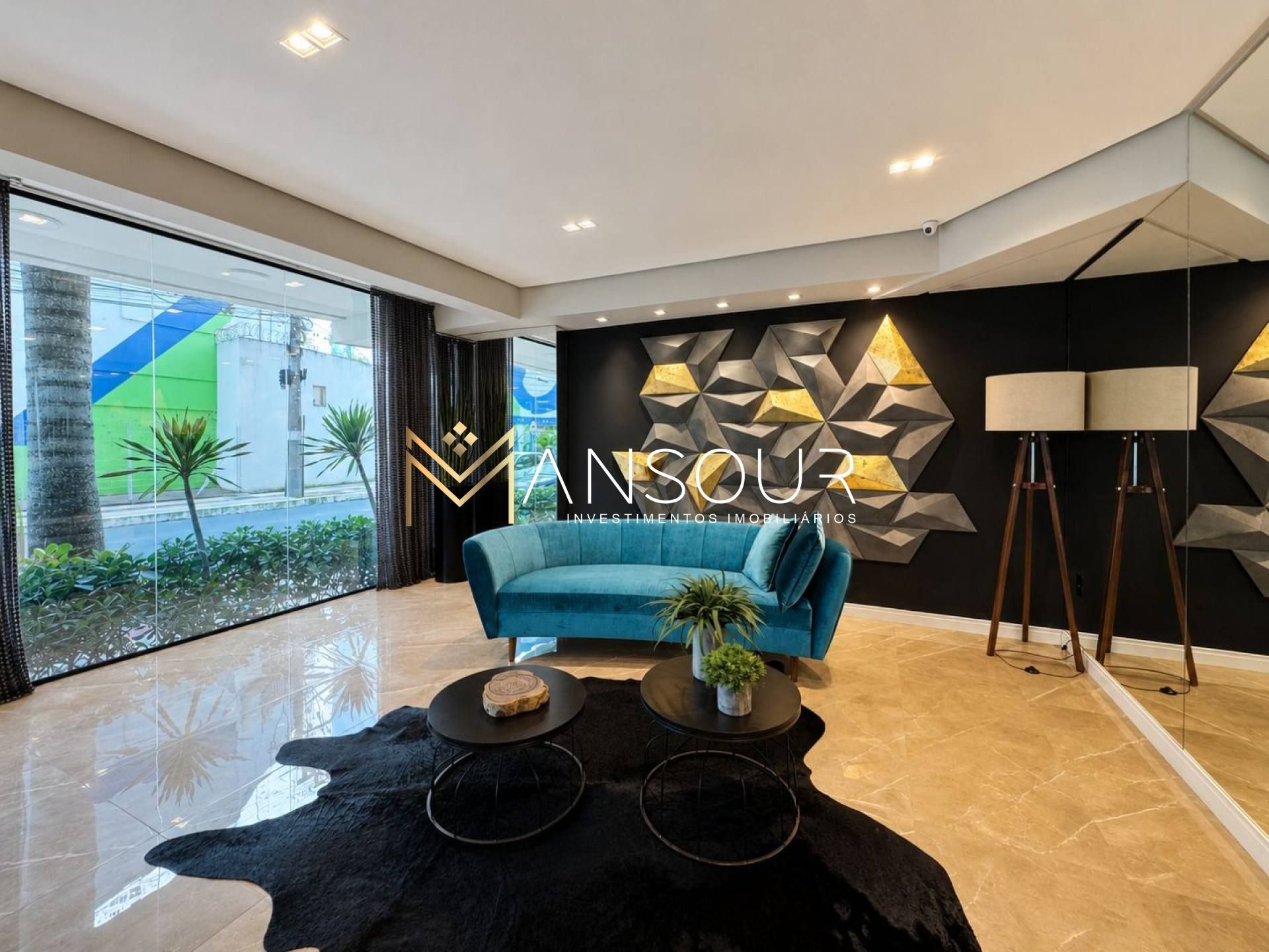 Apartamento Para Vender com 04 suítes no bairro Centro em Balneário Camboriú