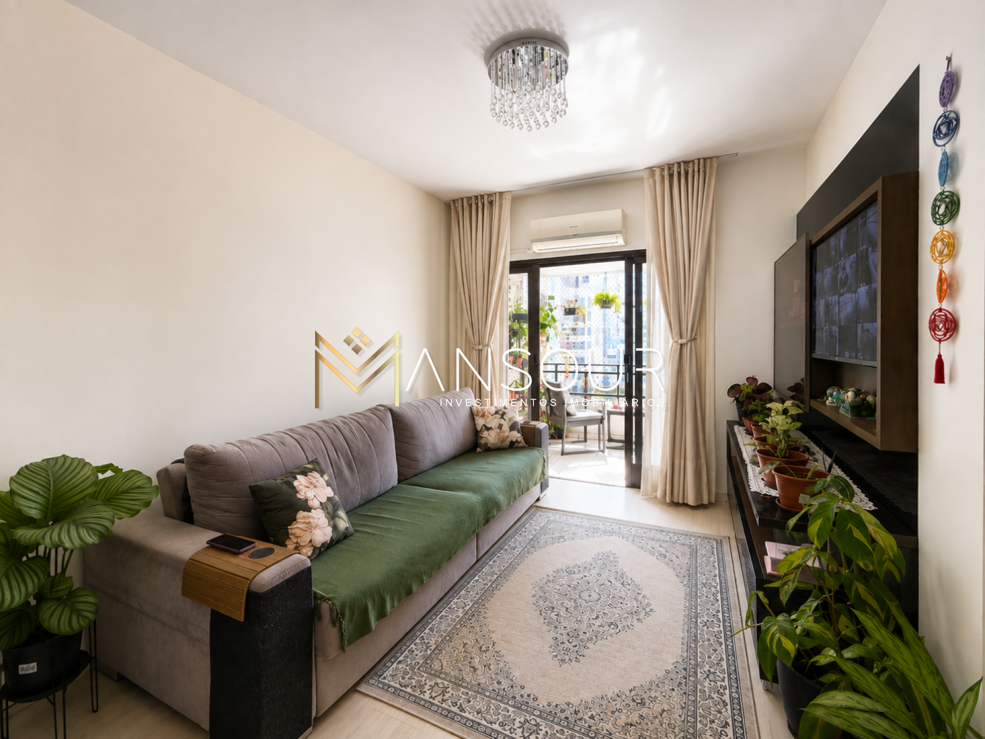 Apartamento Para Vender com 02 quartos e 01 suíte no bairro Centro em Balneário Camboriú