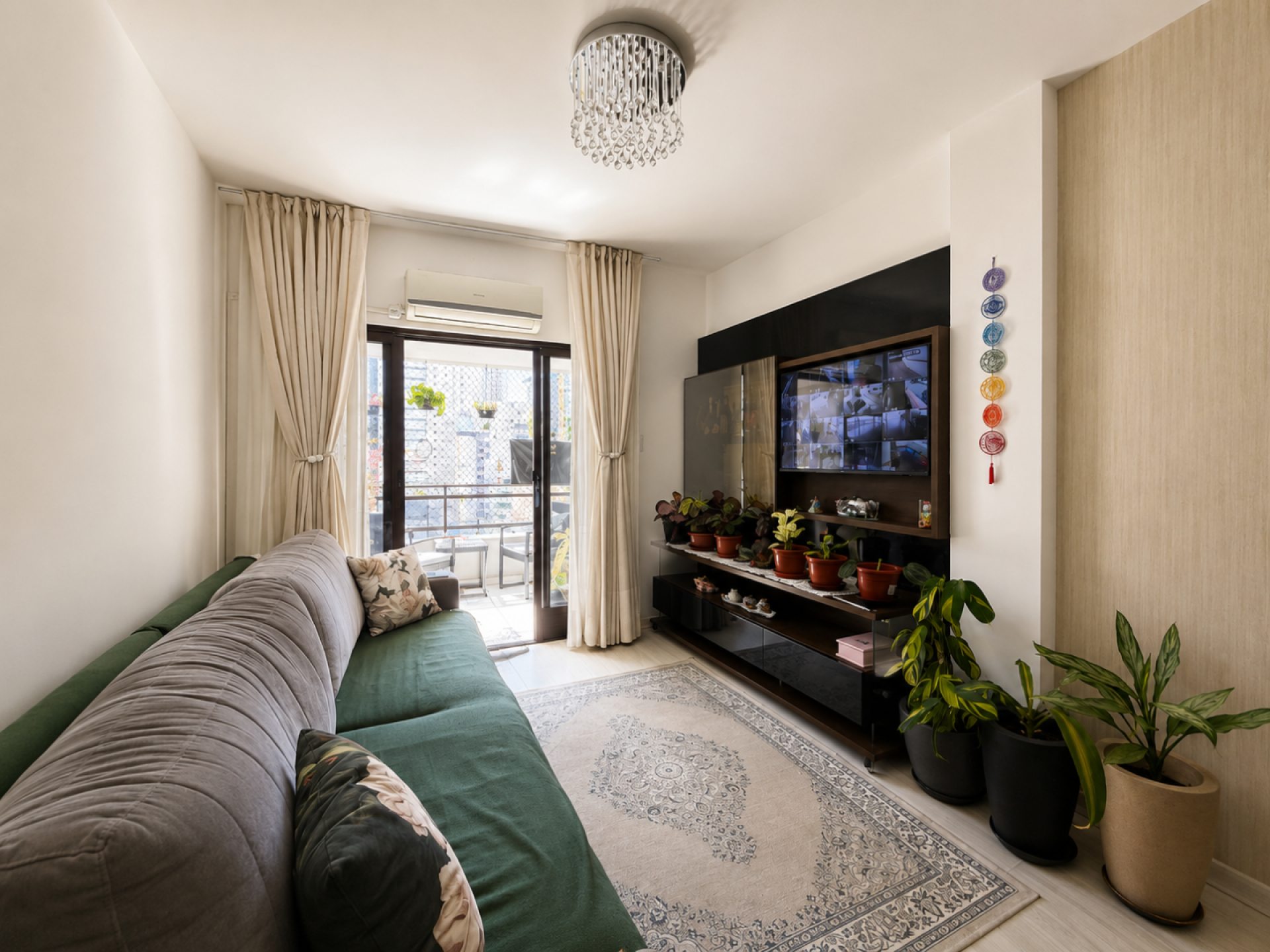 Apartamento Para Vender com 02 quartos e 01 suíte no bairro Centro em Balneário Camboriú