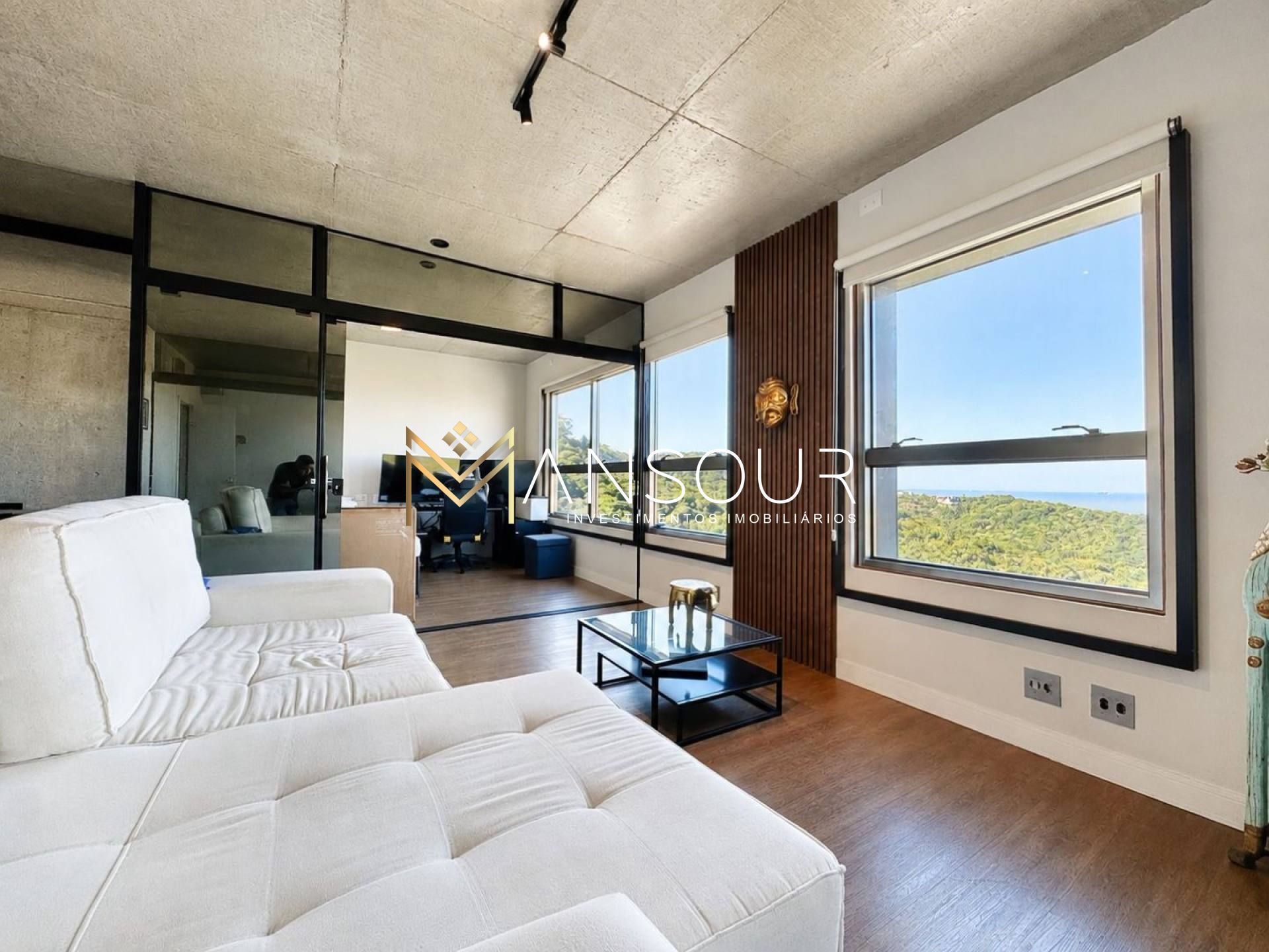 Apartamento Para Vender com 02 quartos no bairro Praia Brava em Itajaí