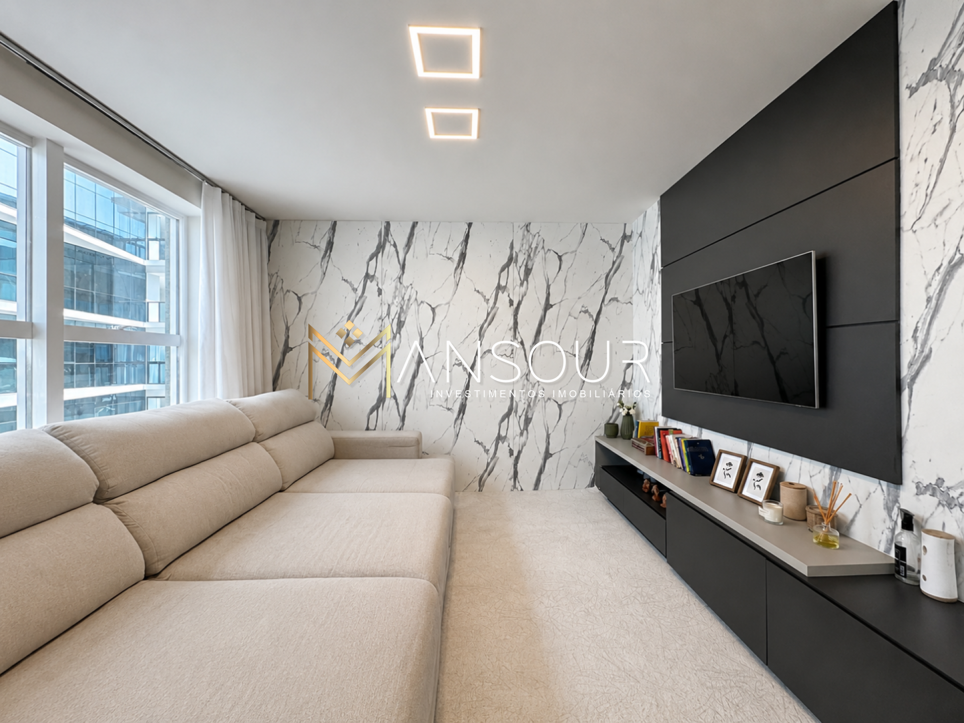 Apartamento Para Vender 03 suítes no bairro Meia Praia em Itapema