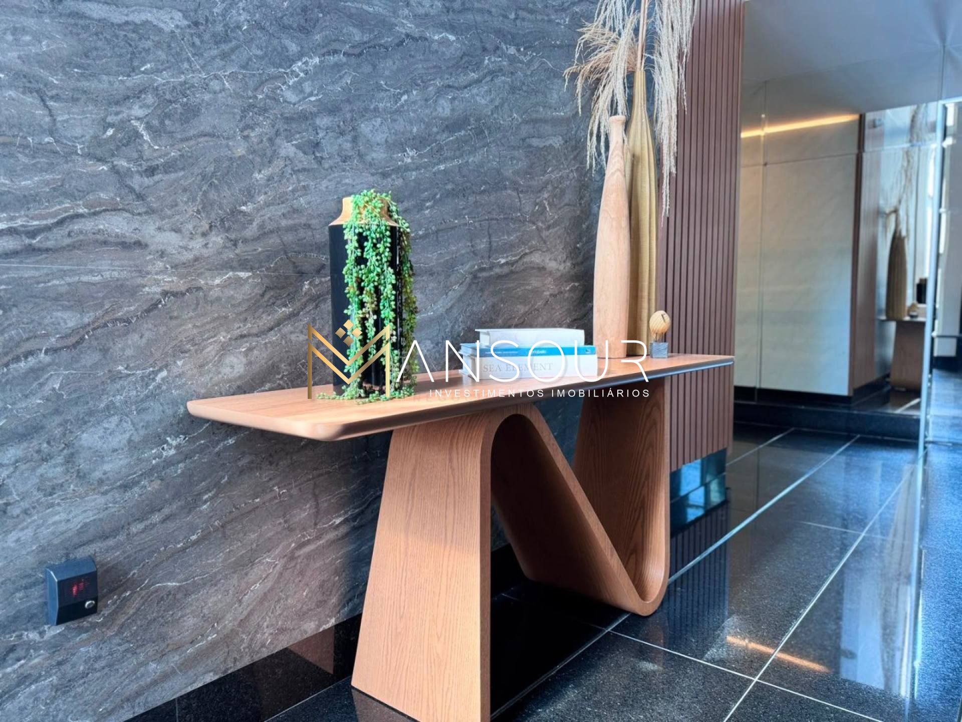 Apartamento Para Vender com 01 quarto E 02 suítes no bairro Centro em Balneário Camboriú