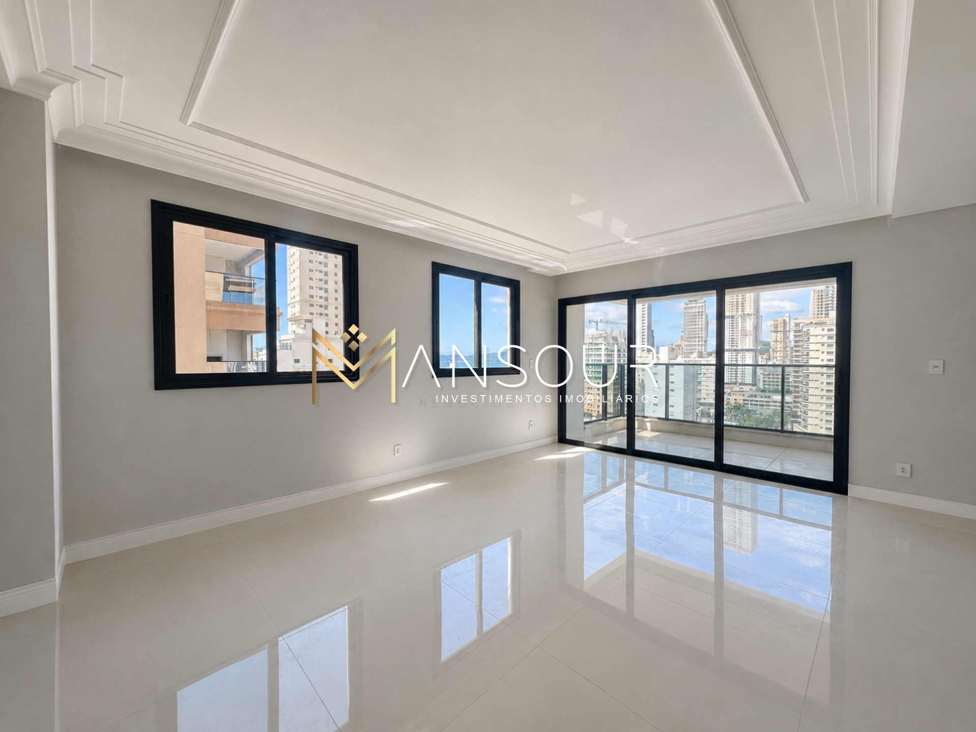 Apartamento Para Vender 02 suítes no bairro Centro em Itapema