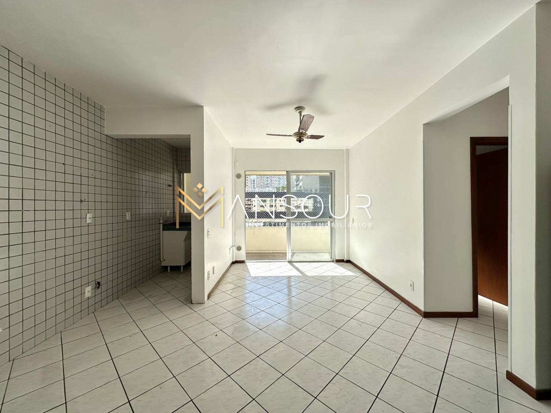 Apartamento Para Vender no bairro Meia Praia em Itapema