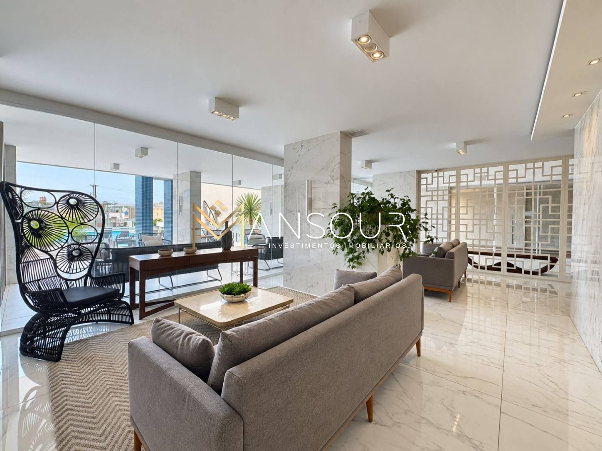 Apartamento Para Vender com 02 quartos e 01 suíte no bairro Centro em Balneário Camboriú