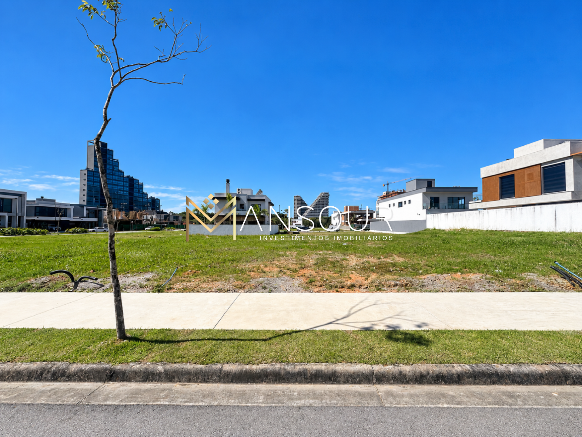 Lote / Terreno de Bairro Para Vender no bairro Jardim Dourado  em Porto Belo