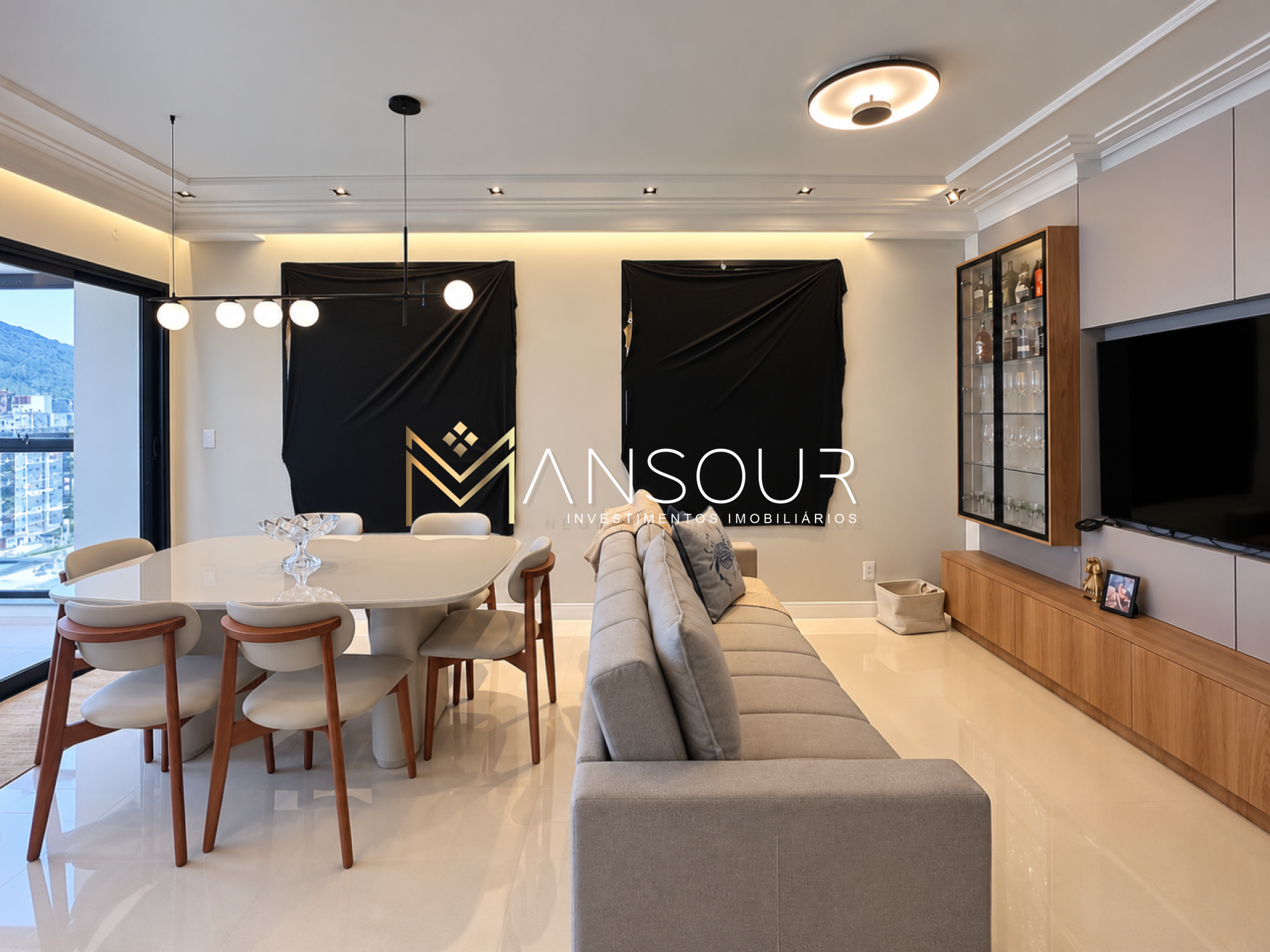 Apartamento Para Vender 03 suítes no bairro Meia Praia em Itapema