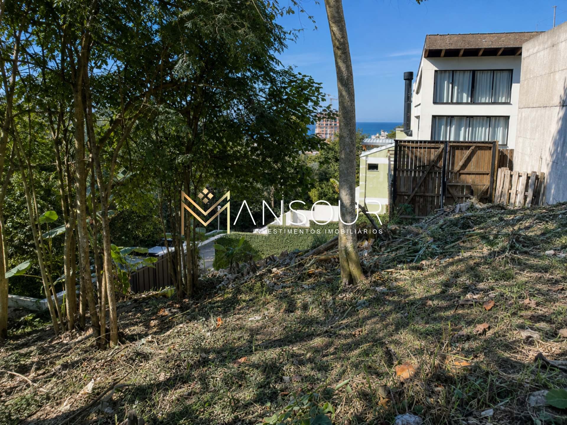Lote / Terreno de Bairro Para Vender no bairro Ilhota em Itapema