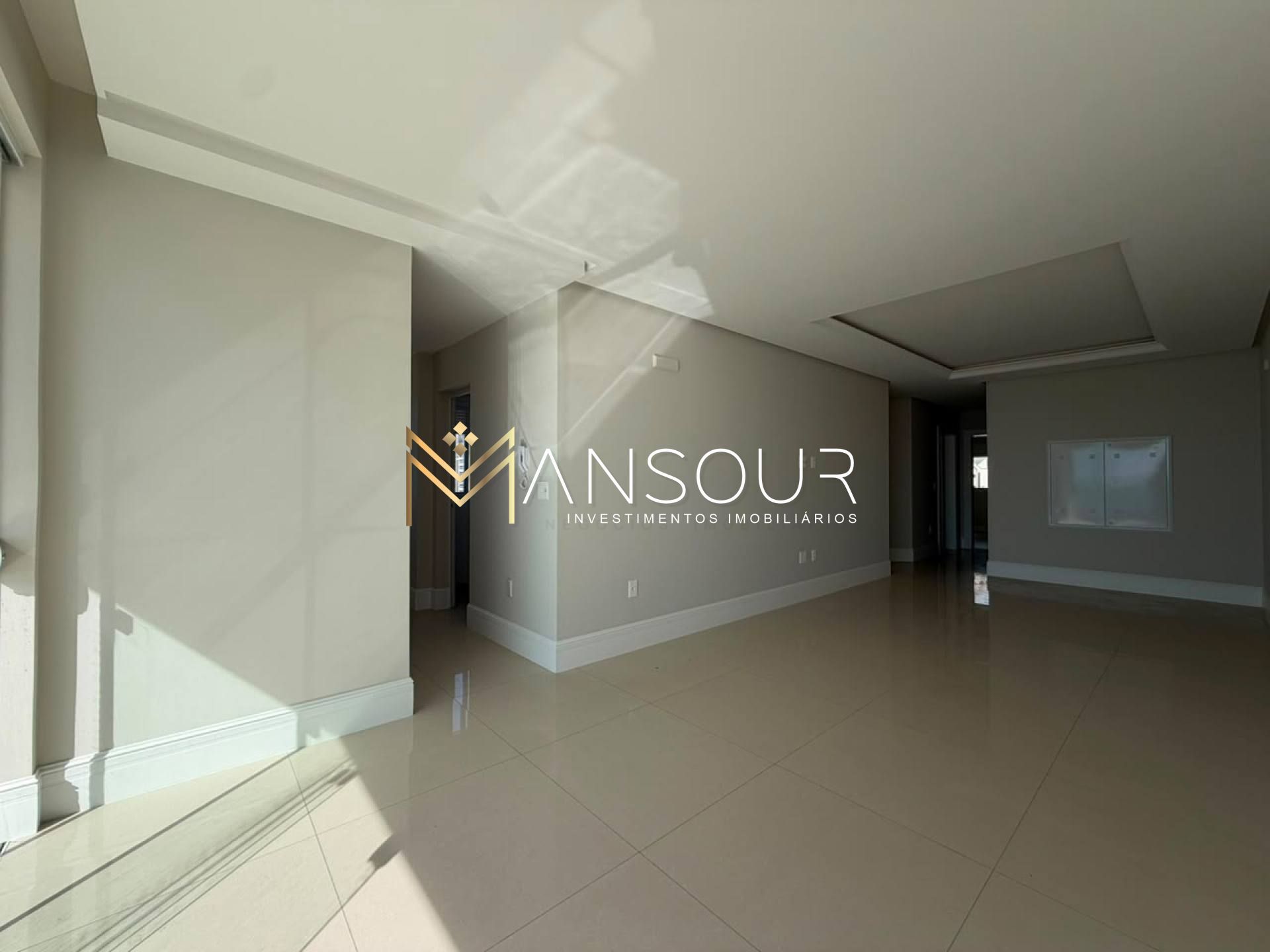 Apartamento Para Vender 04 suítes no bairro Meia Praia em Itapema