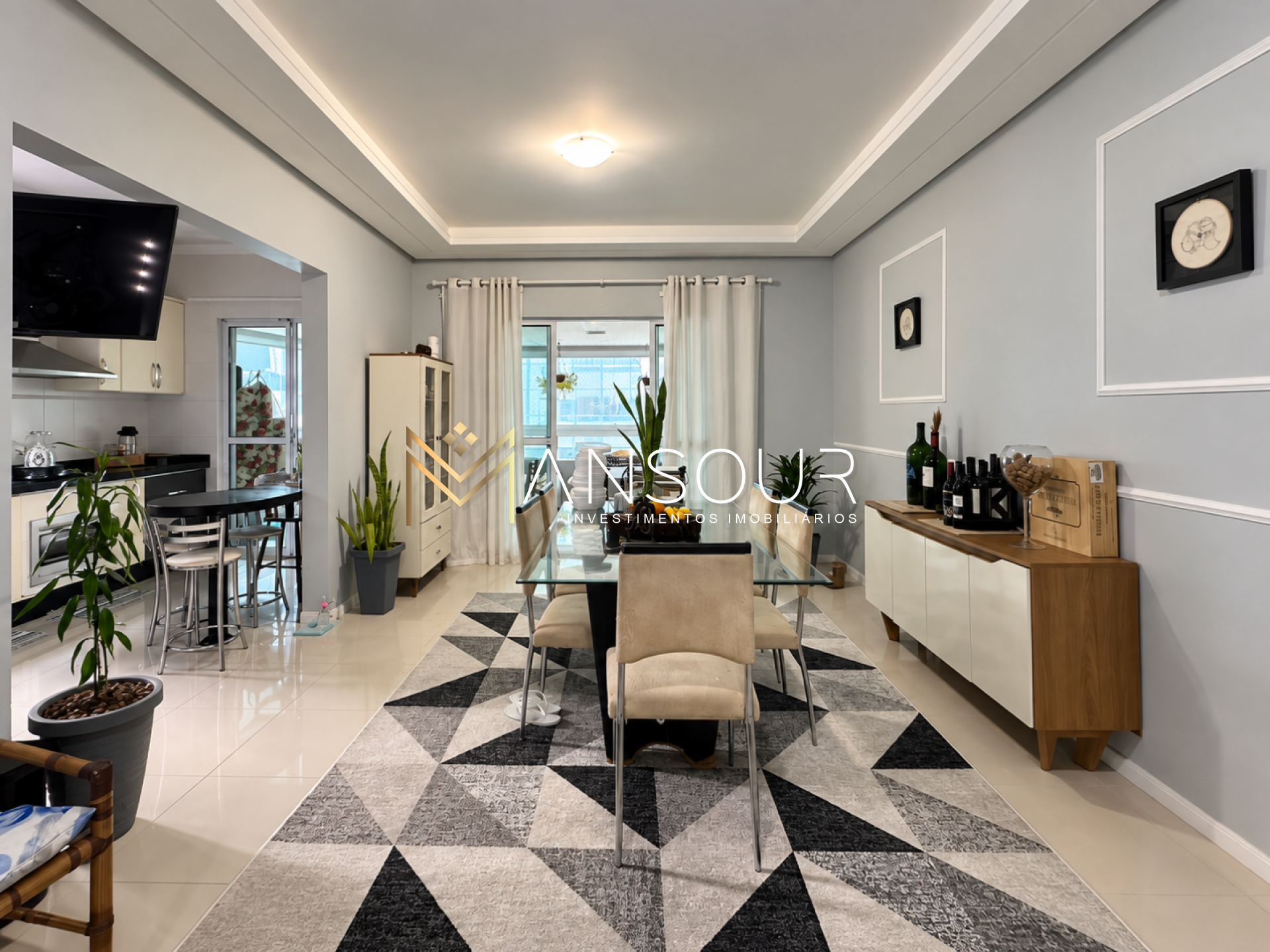Apartamento Para Vender com 02 quartos 01 suítes no bairro Meia Praia em Itapema