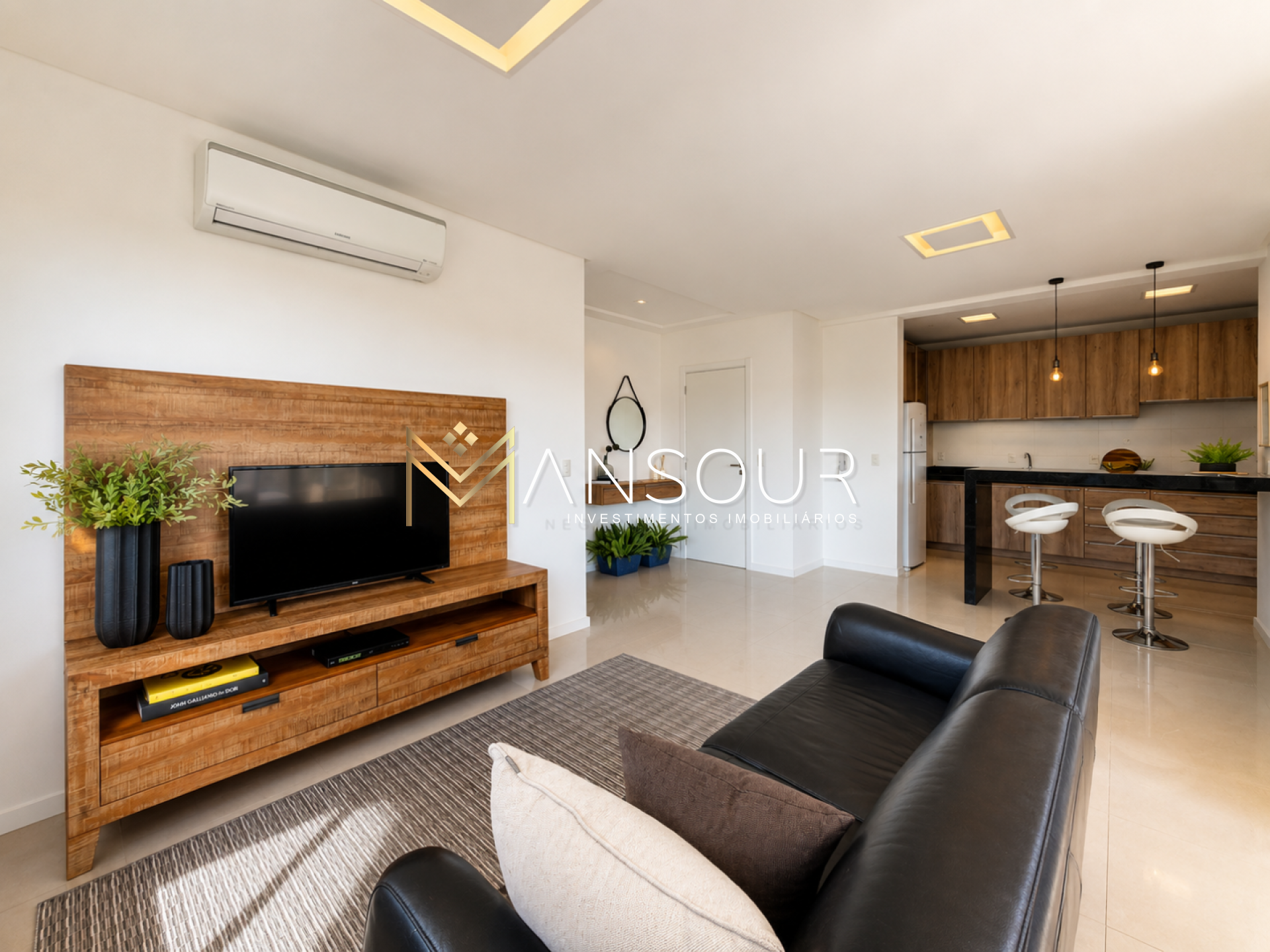 Apartamento Para Vender 02 suítes no bairro Pioneiros em Balneário Camboriú