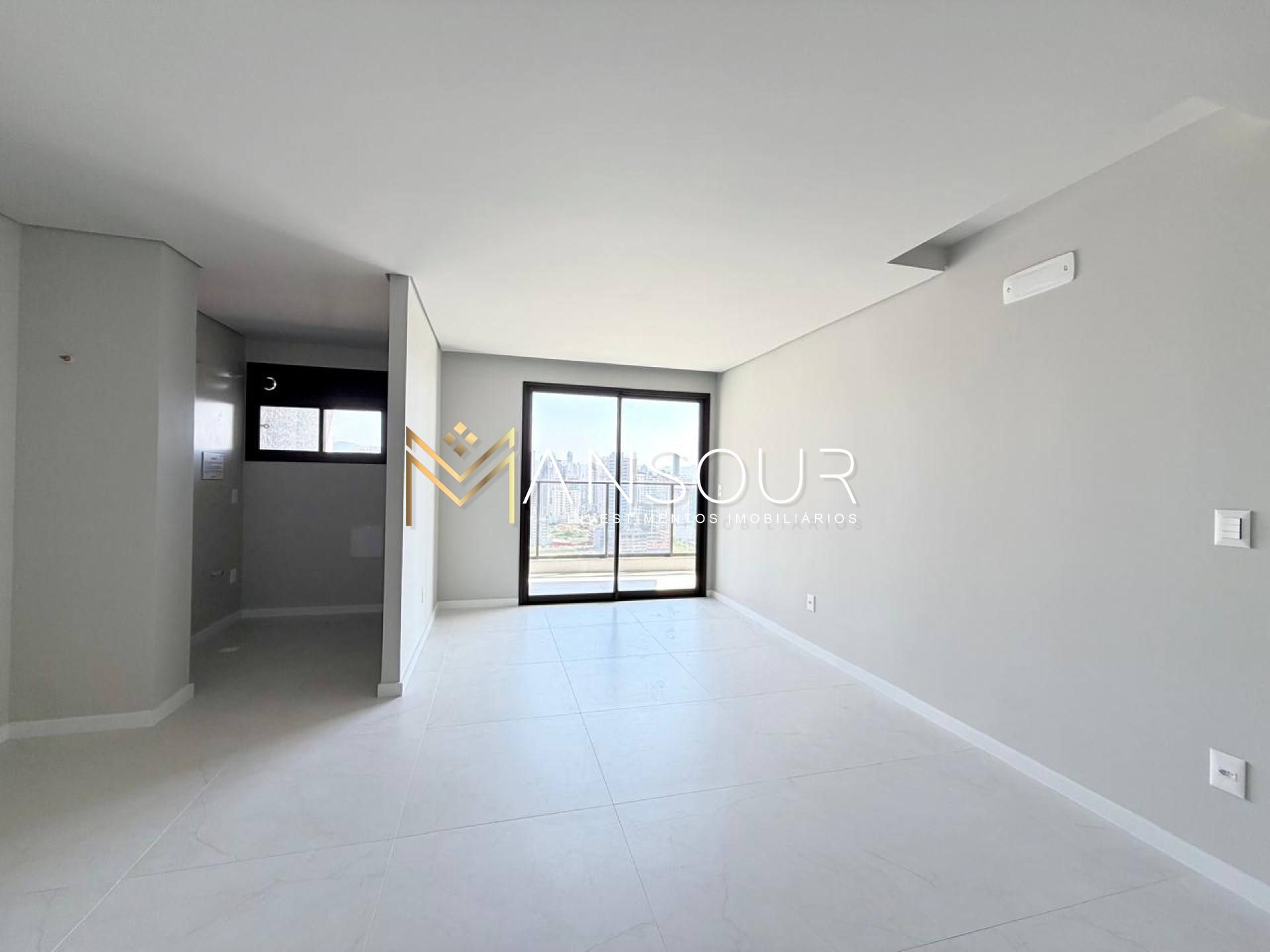 Apartamento Para Vender 03 suítes no bairro Pereque em Porto Belo