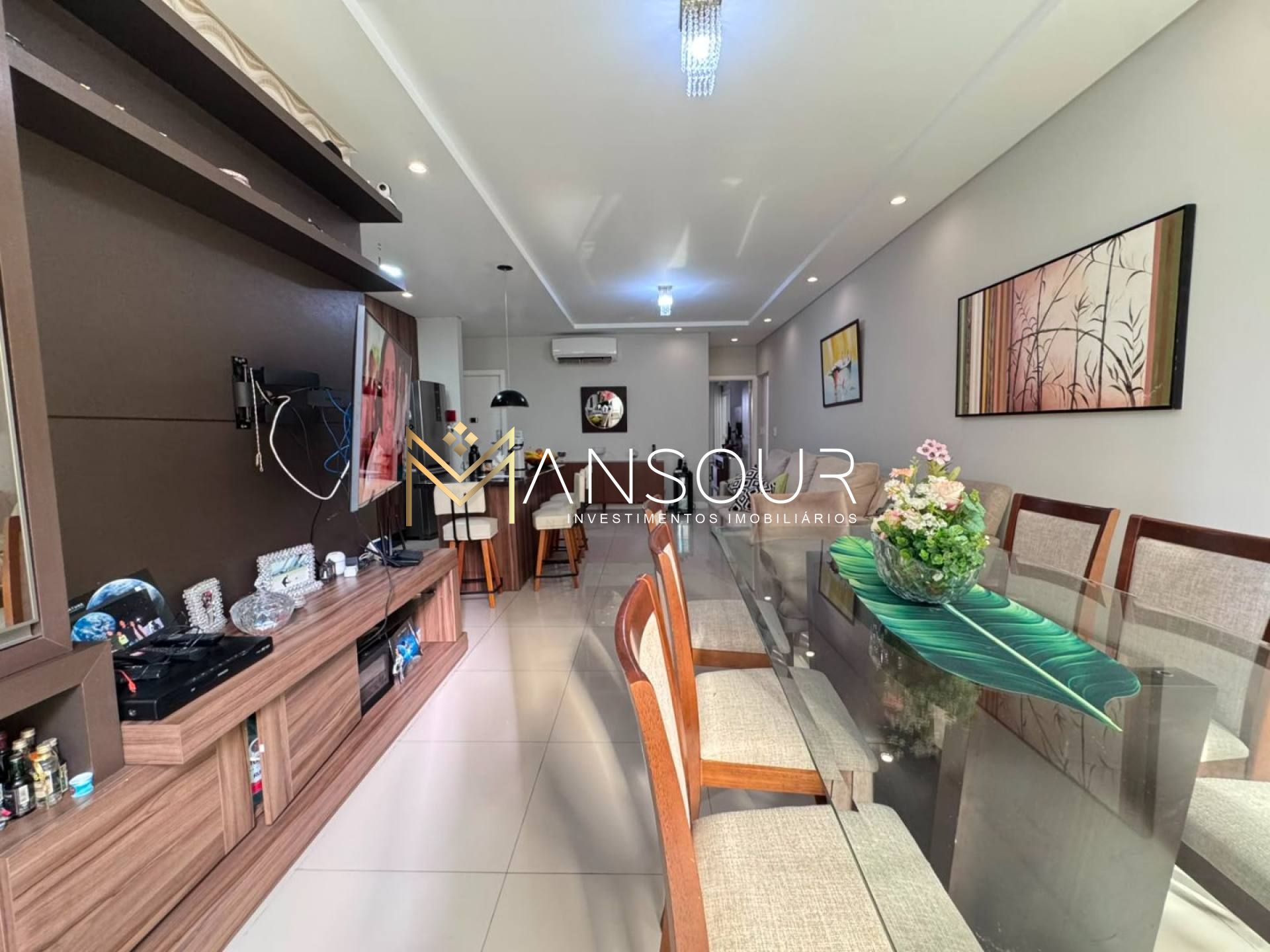 Apartamento Para Vender com 02 quartos E 01 suíte no bairro Centro em Balneário Camboriú