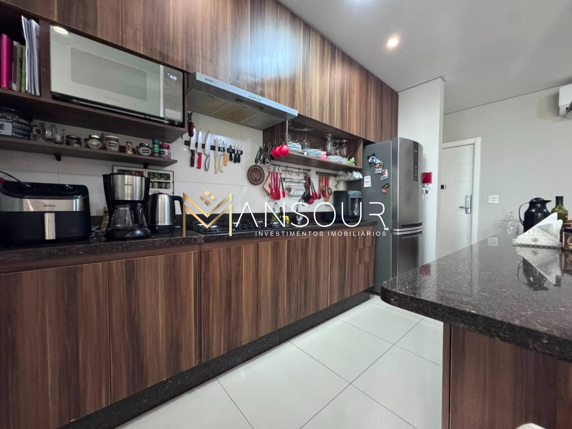 Apartamento Para Vender com 02 quartos E 01 suíte no bairro Centro em Balneário Camboriú