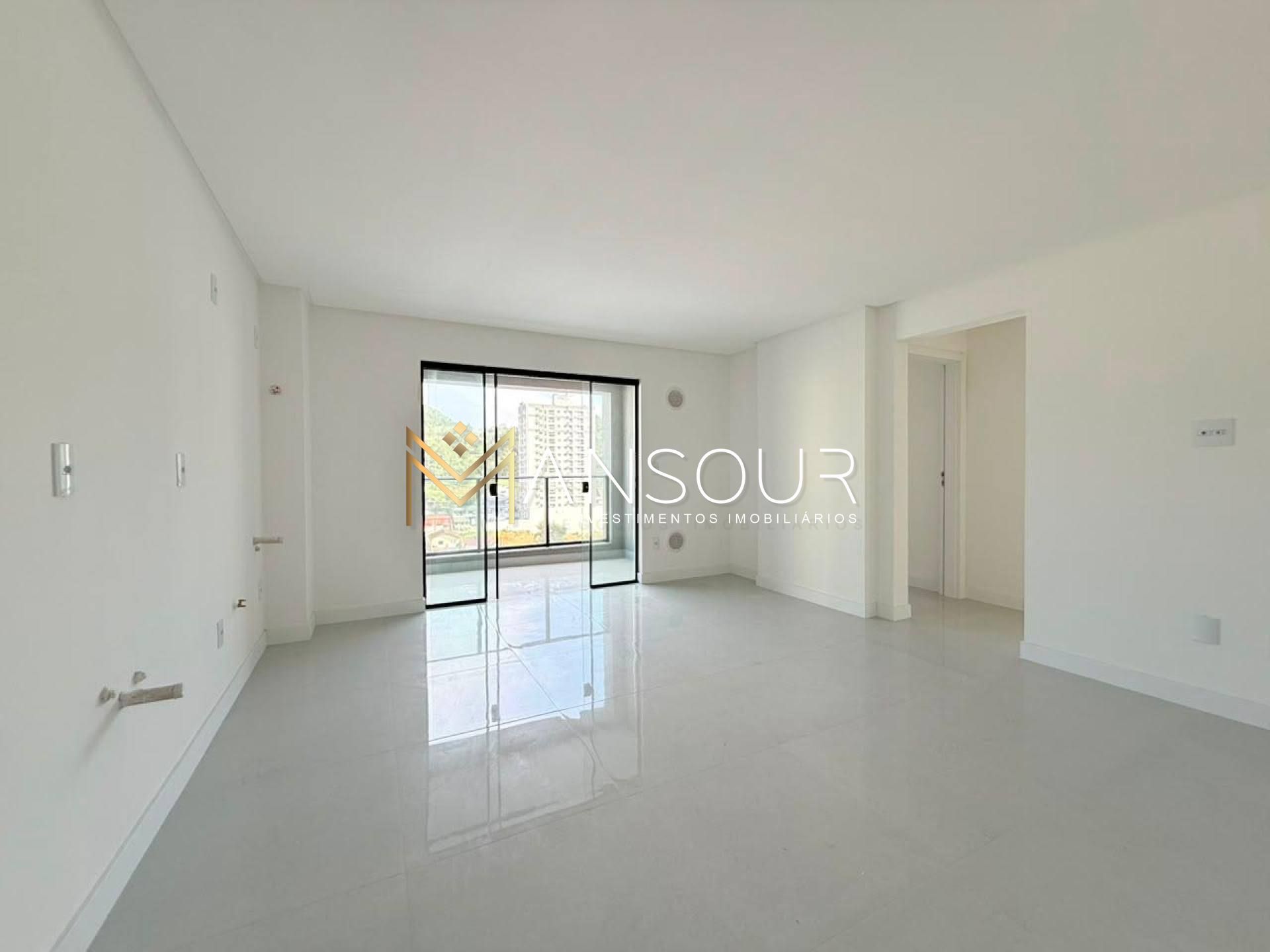 Apartamento Para Vender com 02 quartos 01 suítes no bairro Tabuleiro em Itapema