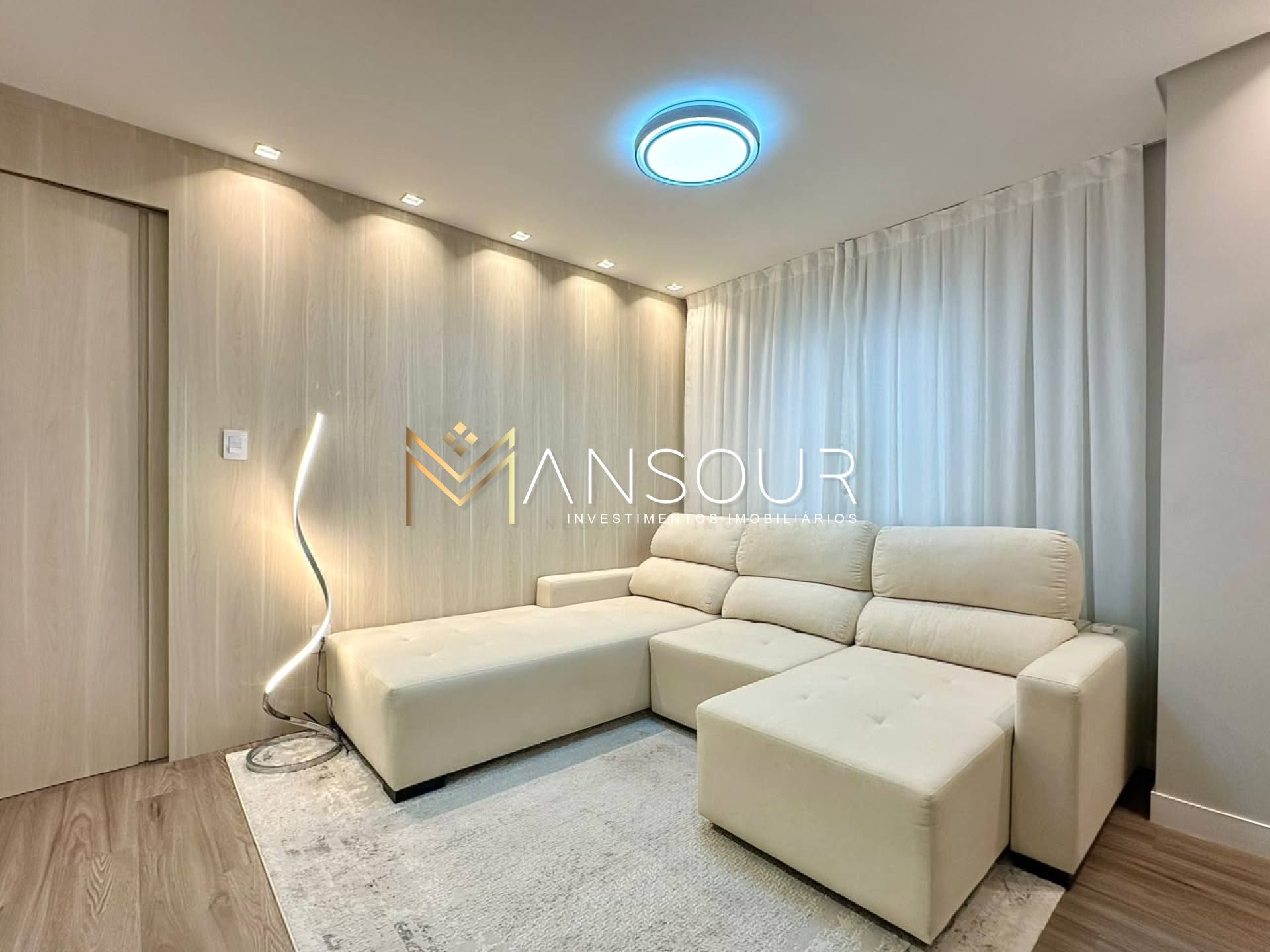 Apartamento Para Vender com 02 quartos E 01 suíte no bairro Meia Praia em Itapema