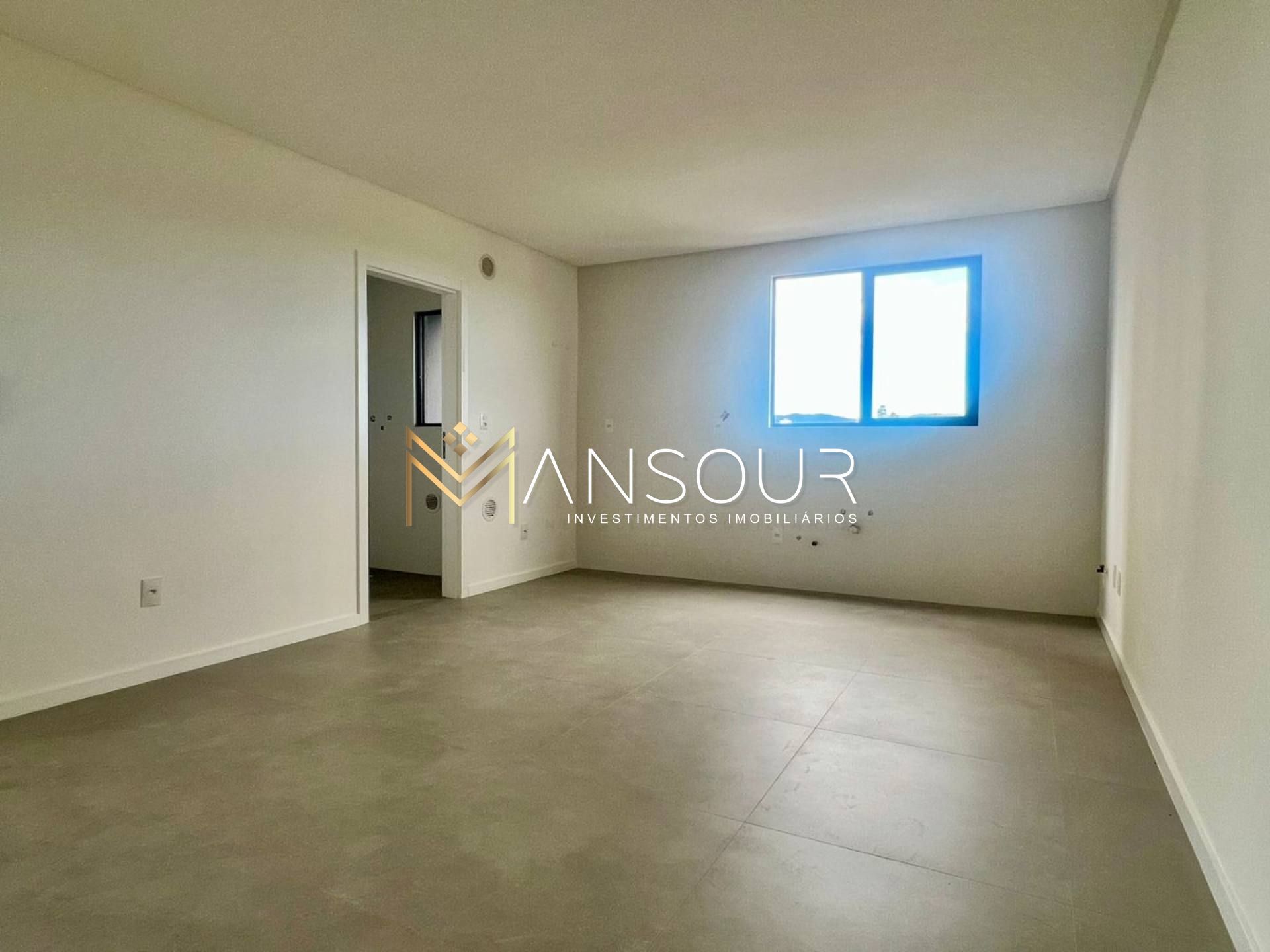 Apartamento Para Vender com 03 suítes no bairro Meia Praia em Itapema